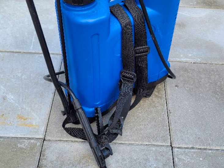 Tryckspruta med ryggsele