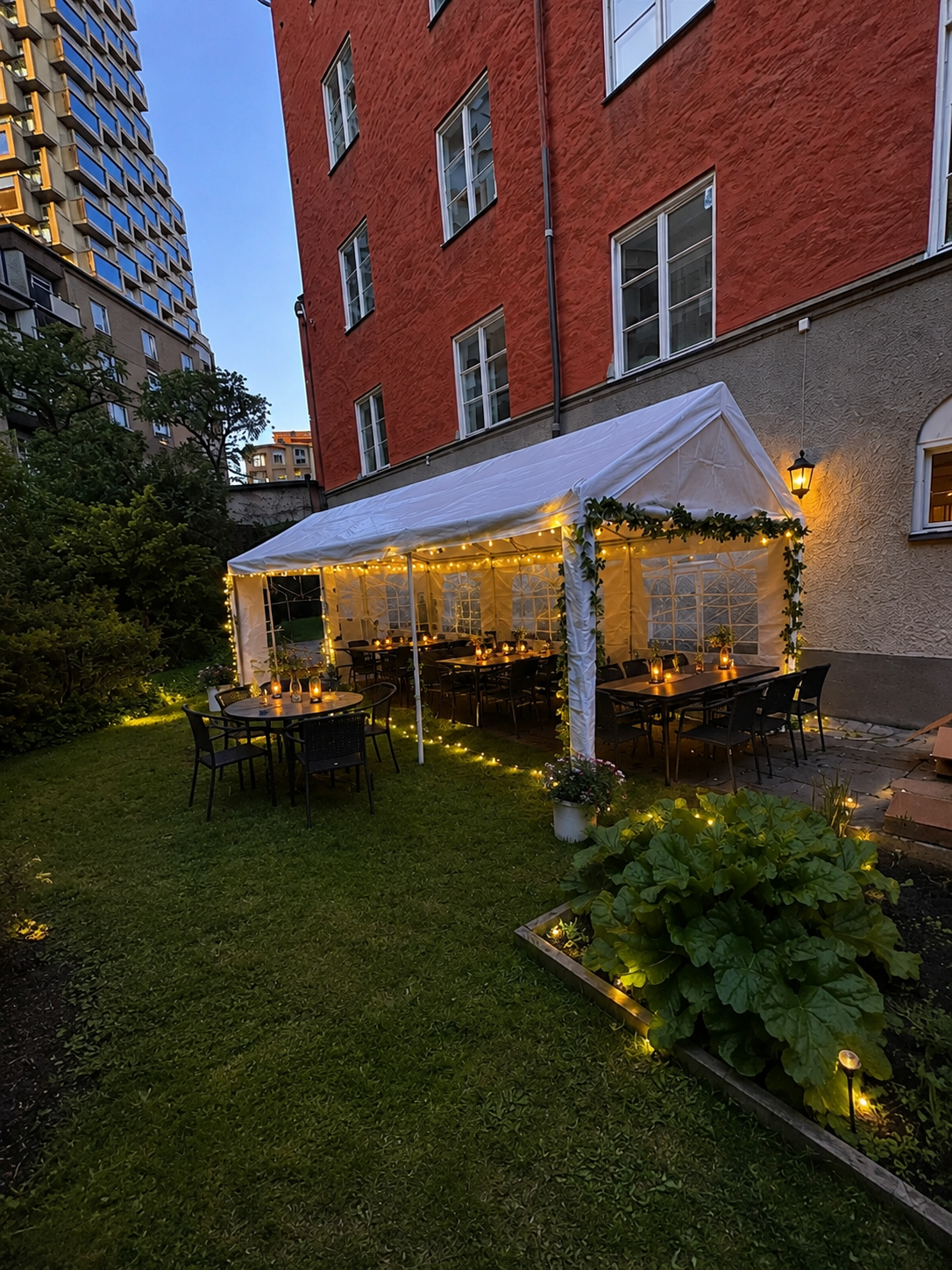 Partytält 3x8 meter ~ 24m2