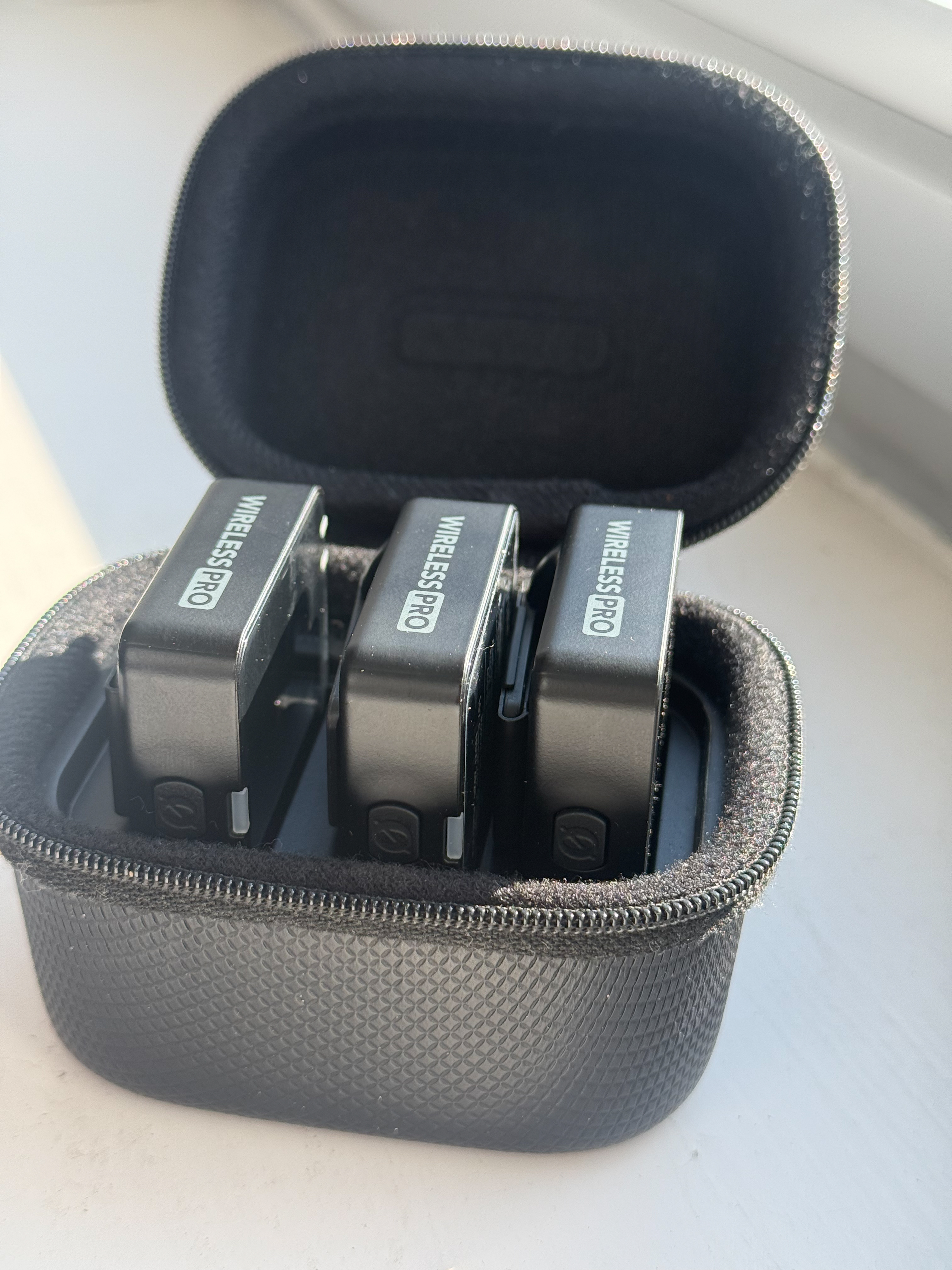 Røde wireless pro - professional wireless microphone kit for rent 