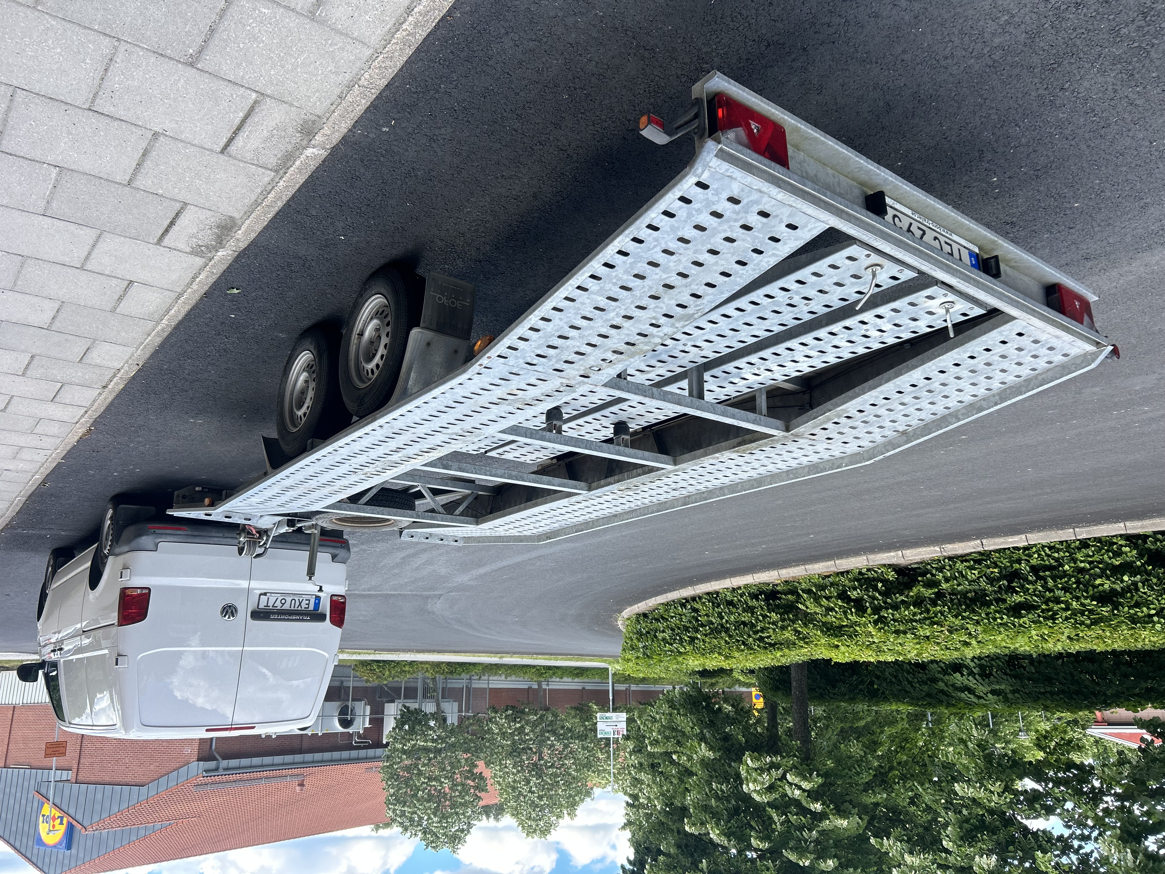 Biltrailer bilsläp maskintrailer lastar 2080kg 450cm x 200cm
