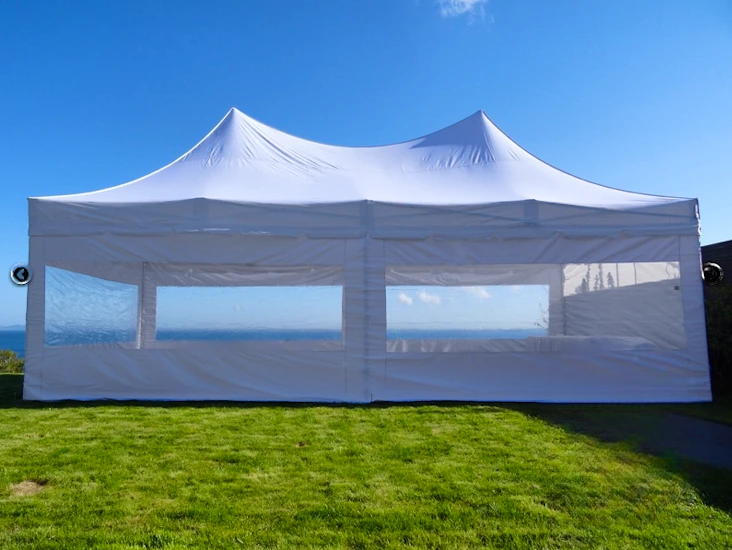 Partytält 4x8m för 40 pers