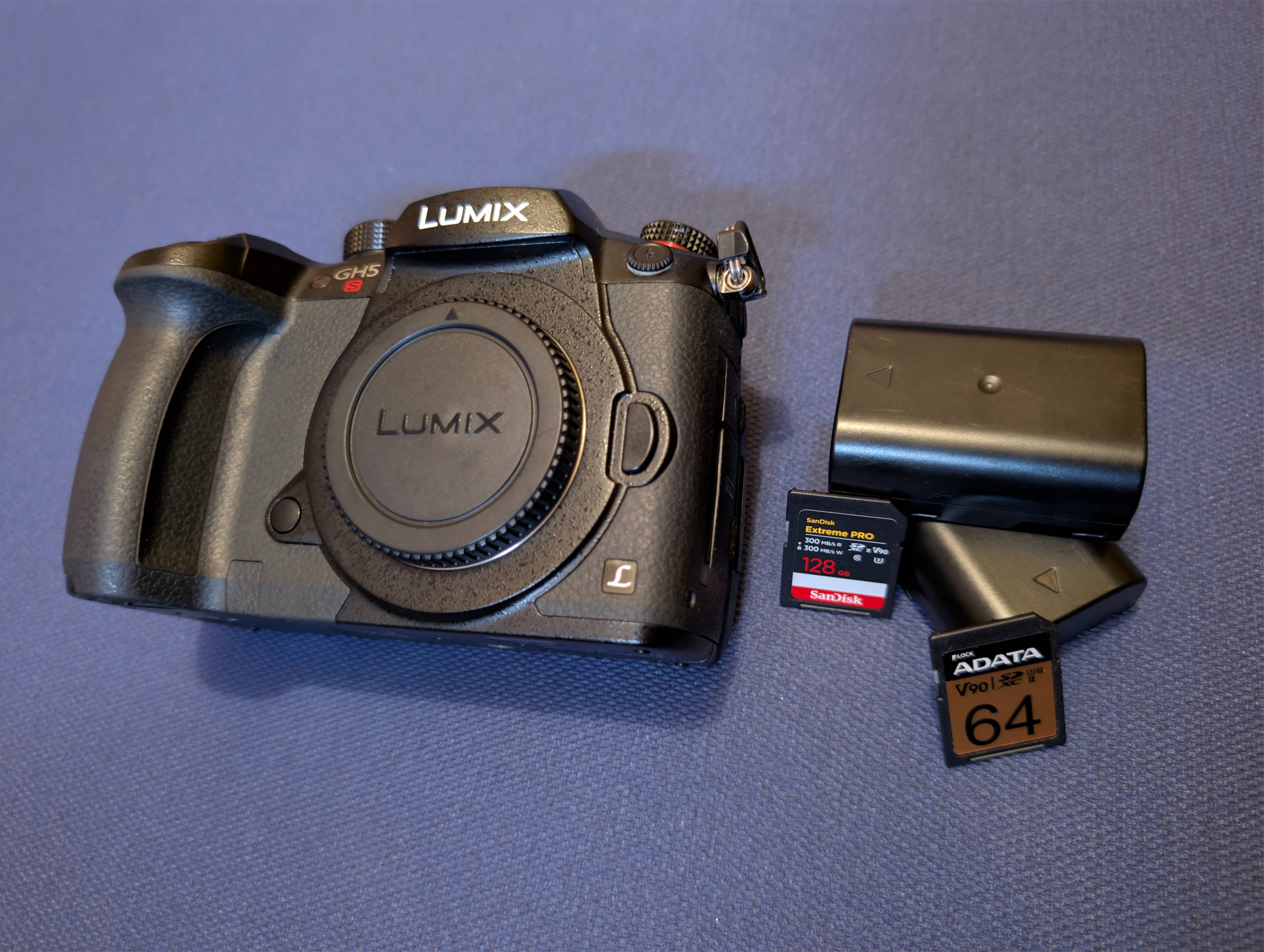 Panasonic gh5s with 2 x batteries and 2 x memory cards, 1 charger