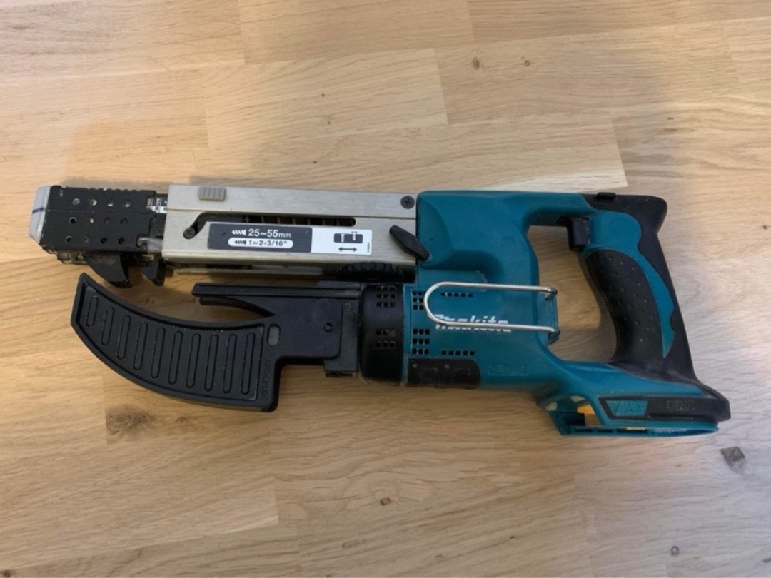Skruvautomat makita dfr550