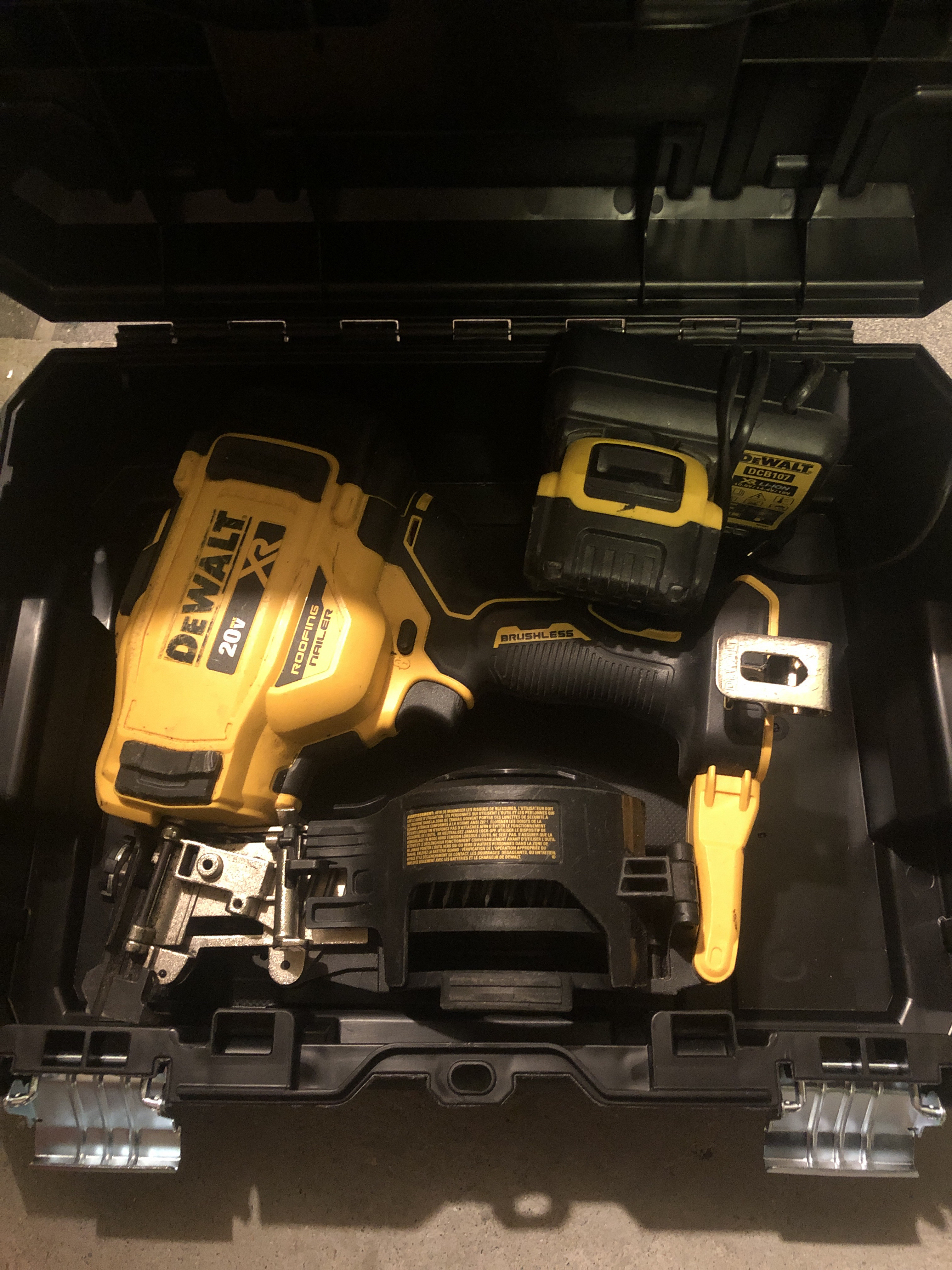 Dewalt pappspiker pistol