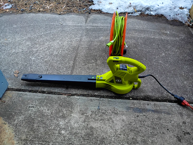 Sun joe sbj601e 10 amp 215 max mph all-purpose 2-speed electric blower + 50 feet cable