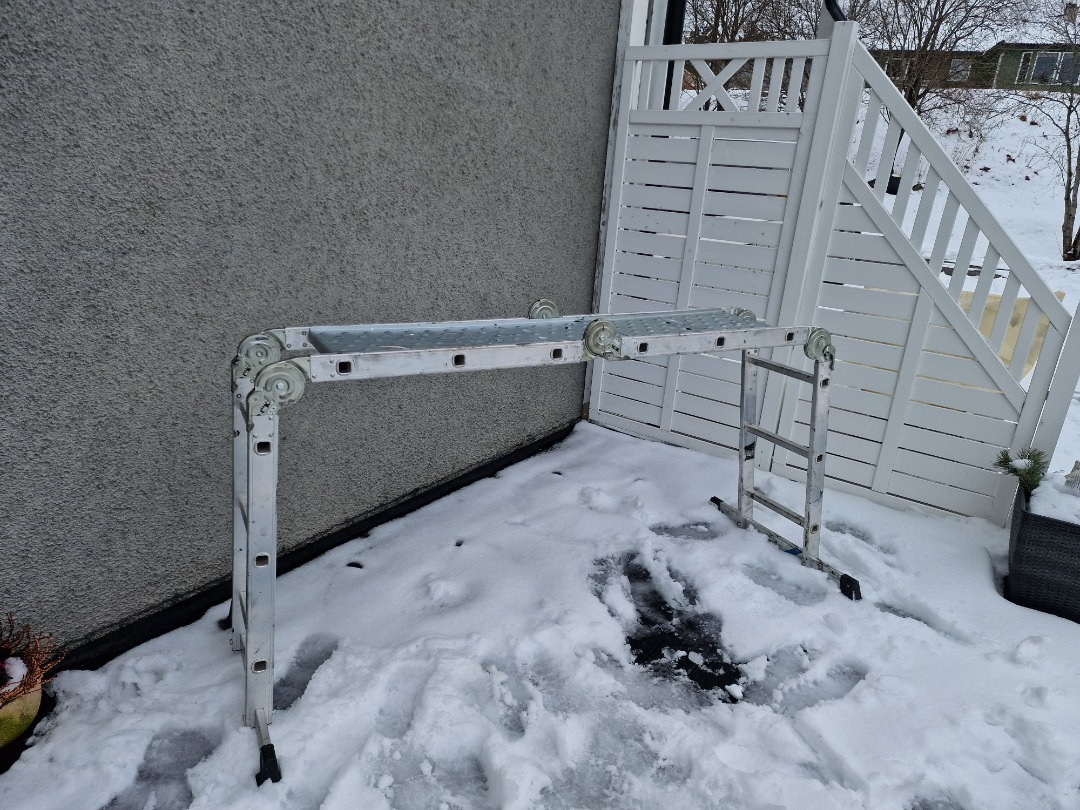 Multistige med plattform .