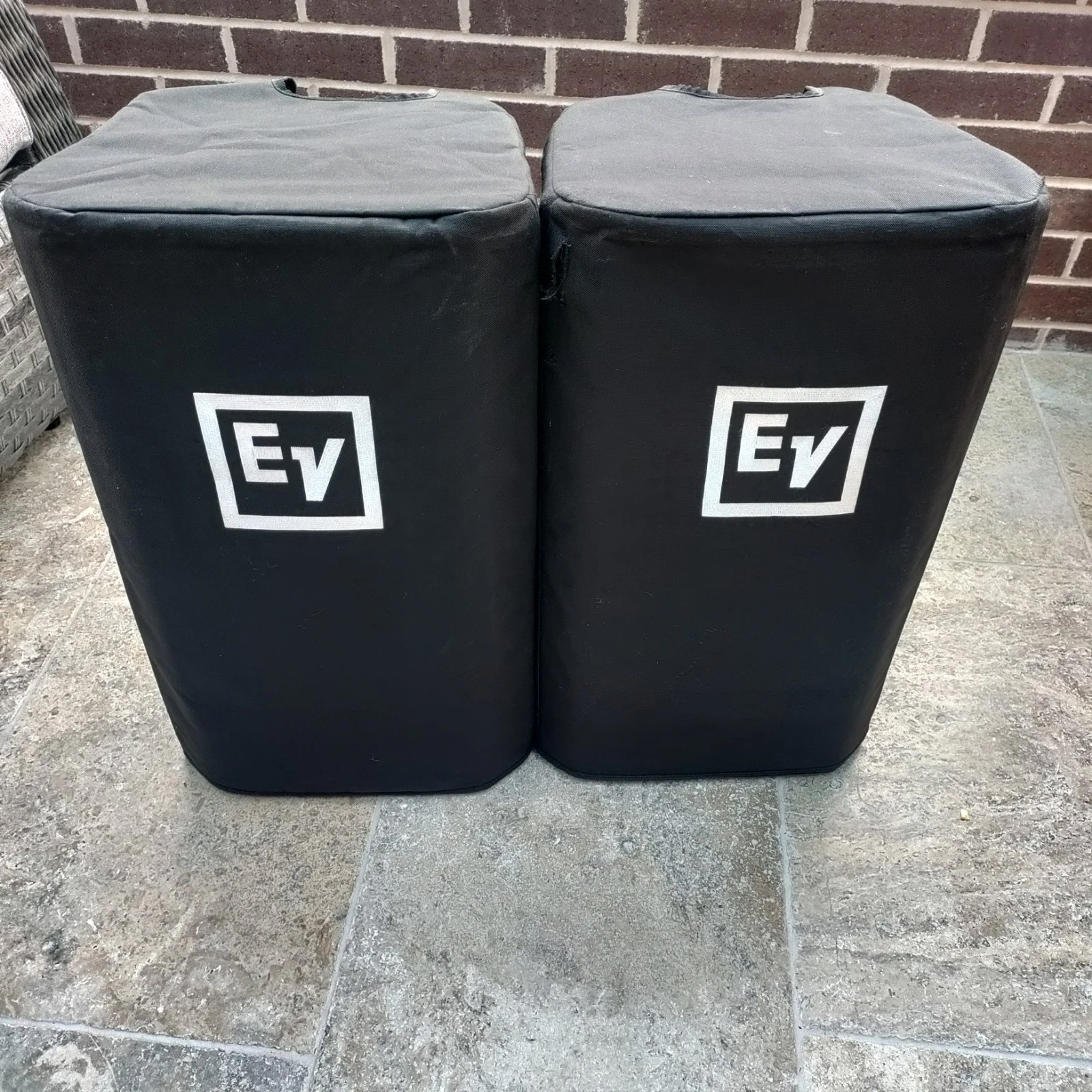  2 x electro voice zlx12p speaker