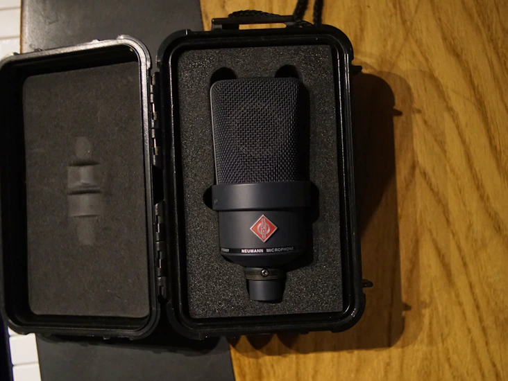 Neumann tlm 103 condenser microphone
