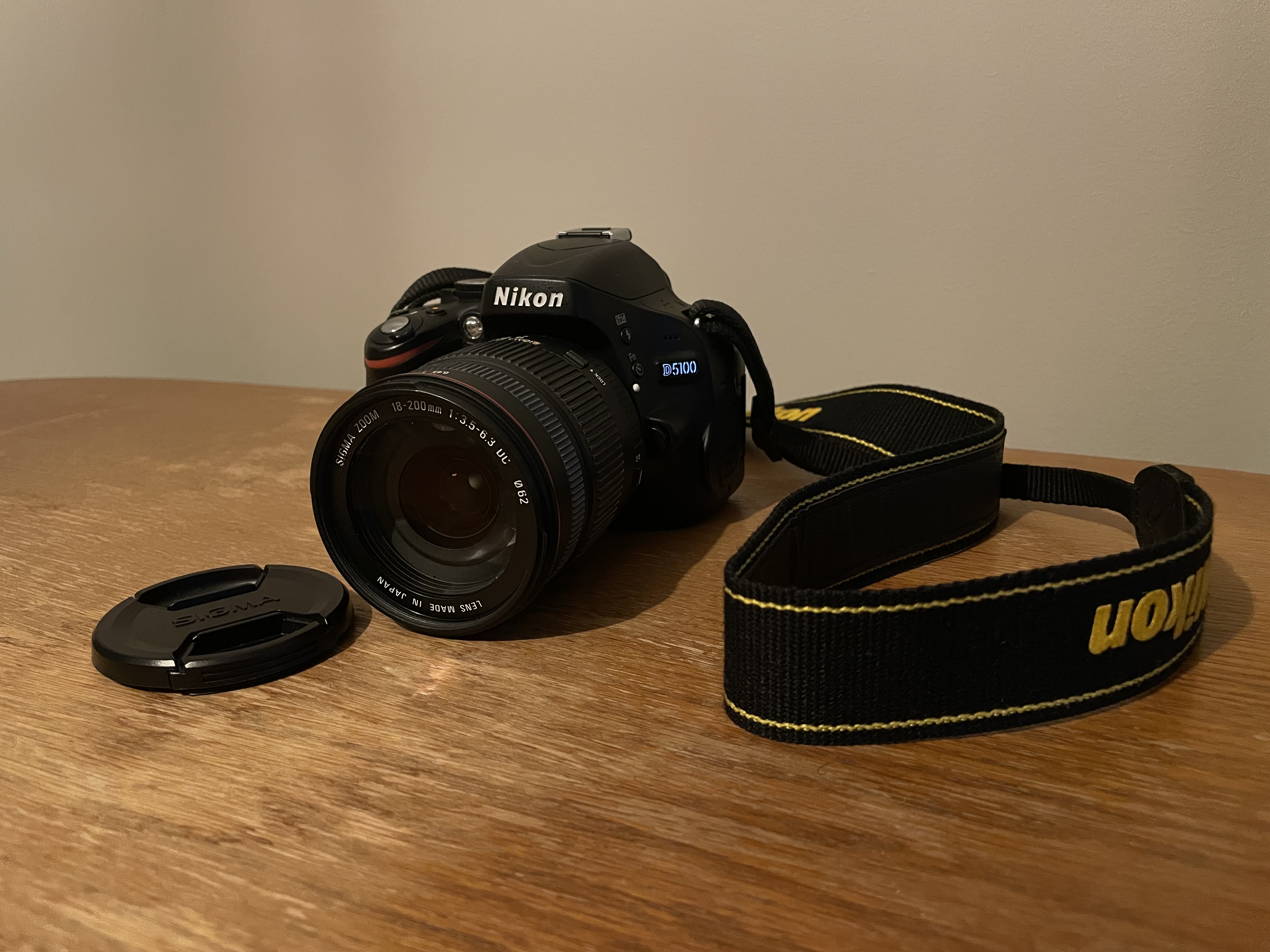 Systemkamera nikon d5100 med objektiv 18-200 mm
