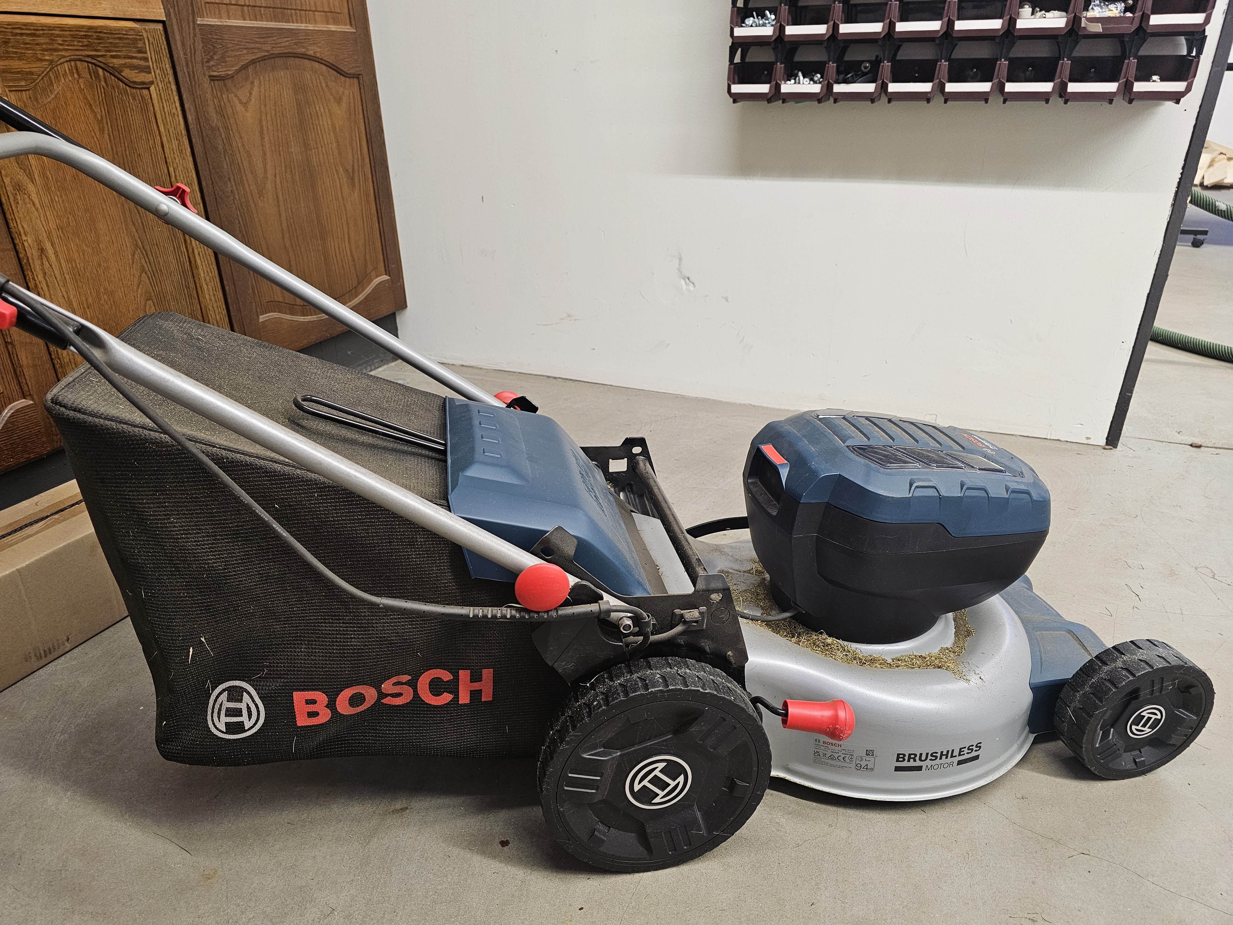 Bosch professional gra 18v2-46