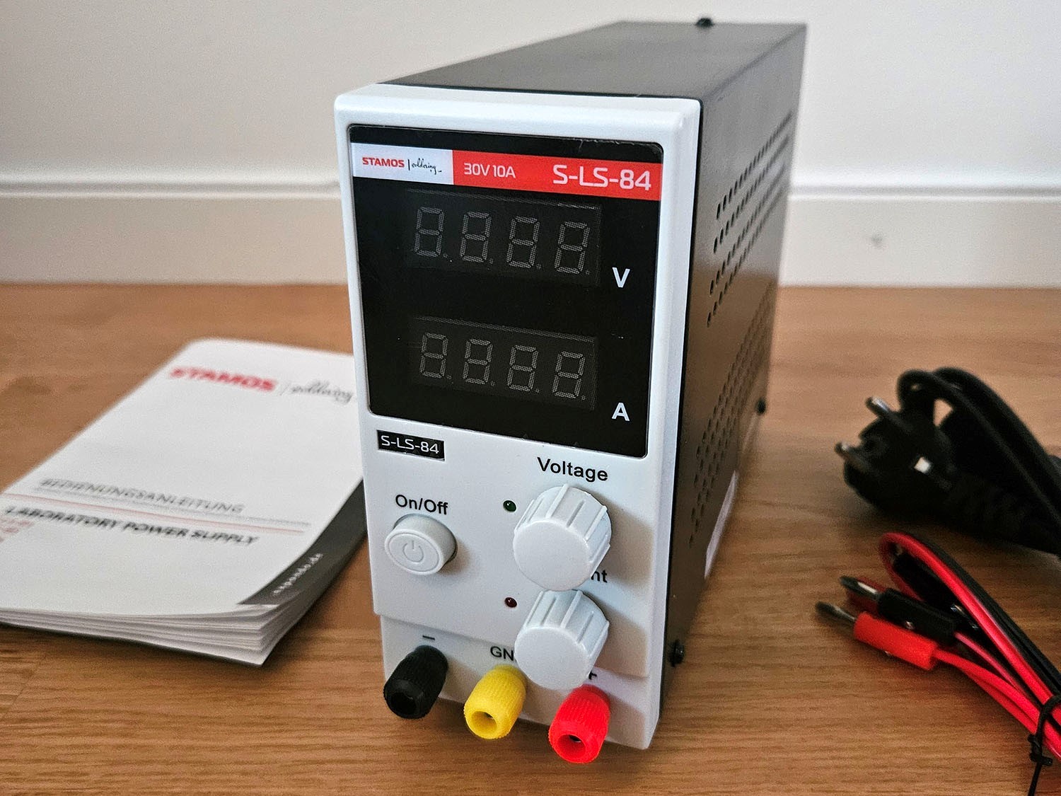 Labbaggregat, 0-30v, 0-10a