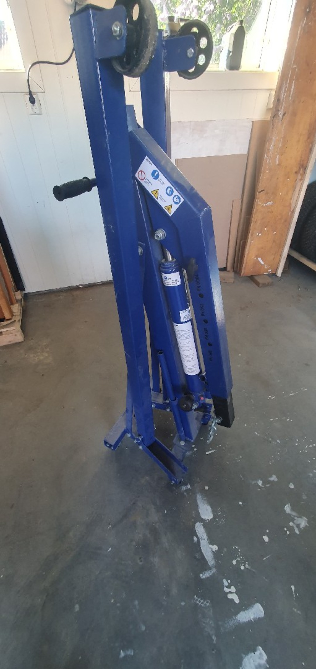 Verkstedkran / motorkran 2000kg 