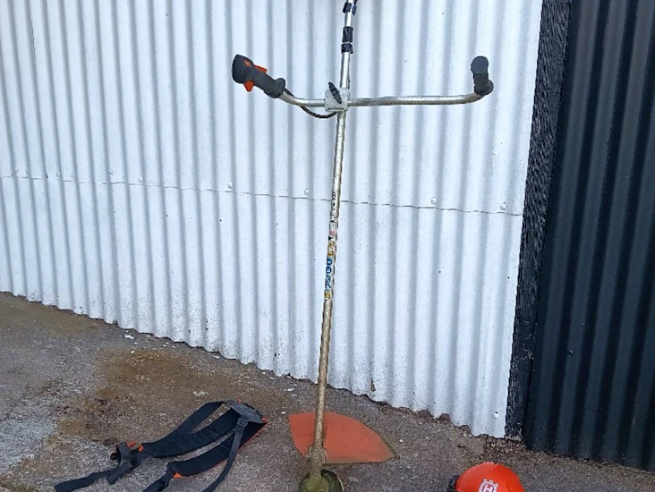 Kraftfull röjsåg stihl fs 131