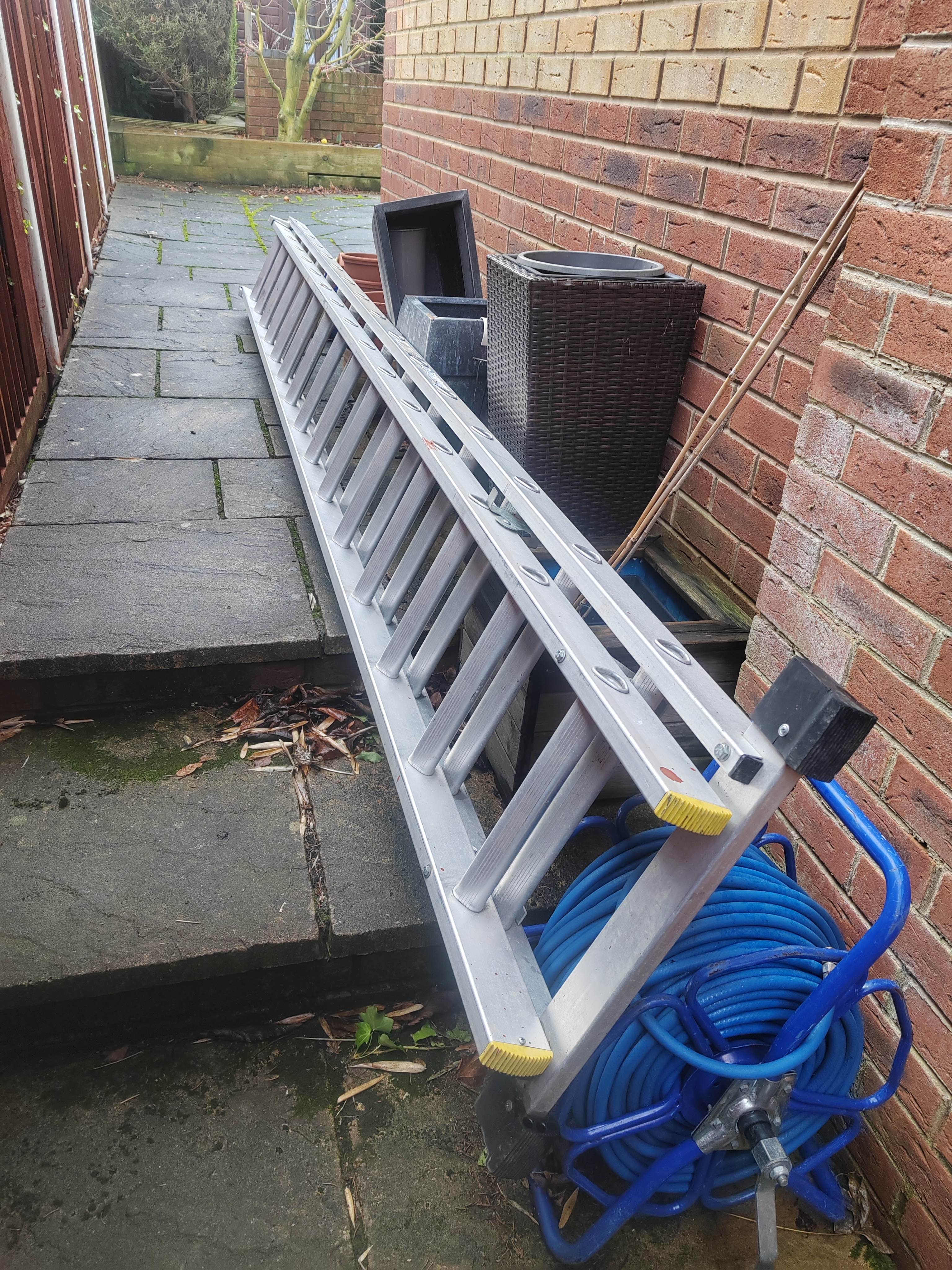 Two storey aluminium ladder