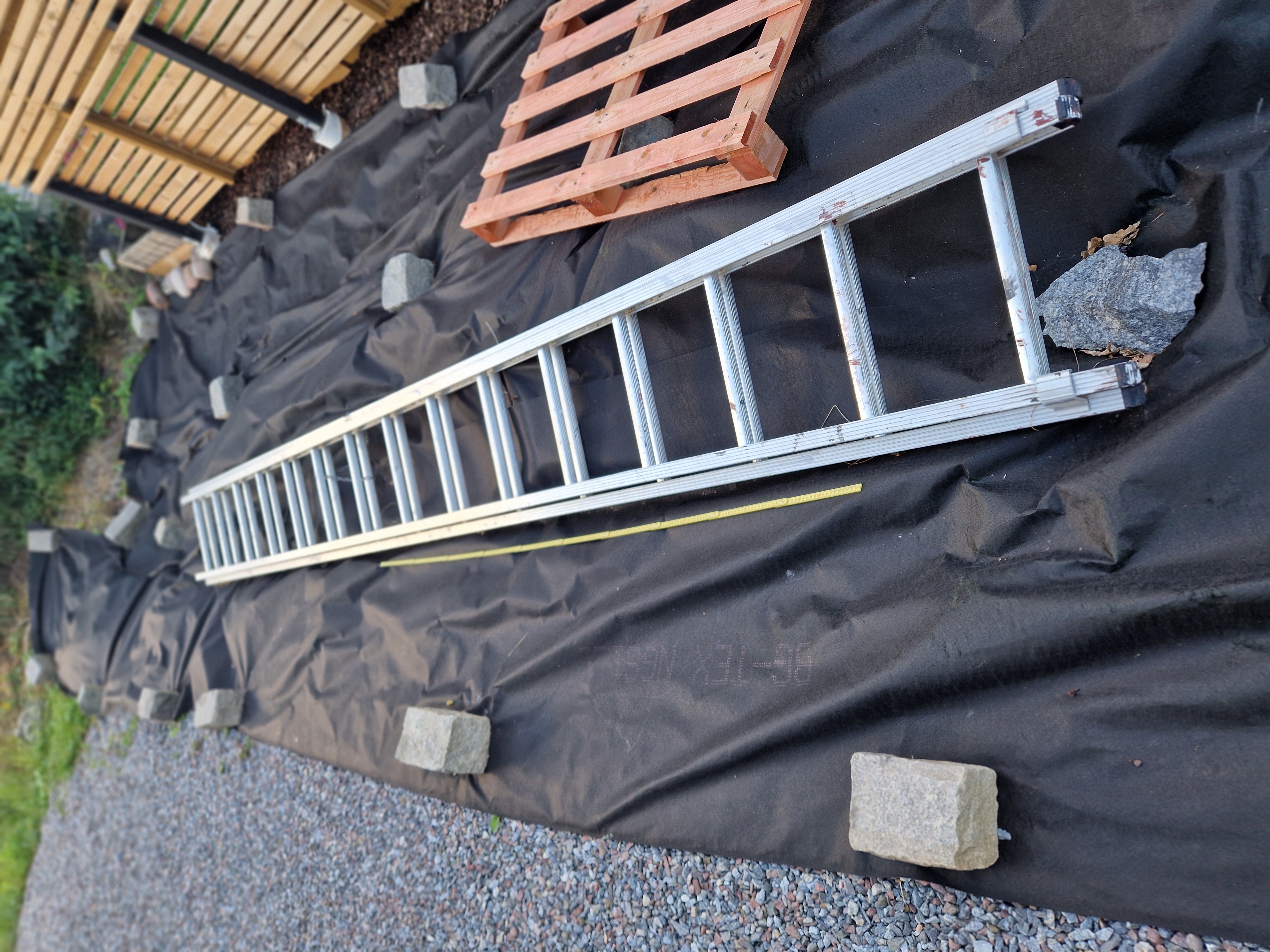 Utdragbar aluminiumstege uthyres – upp till ca 8 meter