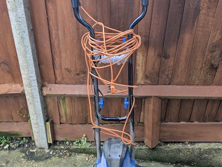 Hyundai 1050w 36cm electric garden tiller cultivator rotovator hyt1050e