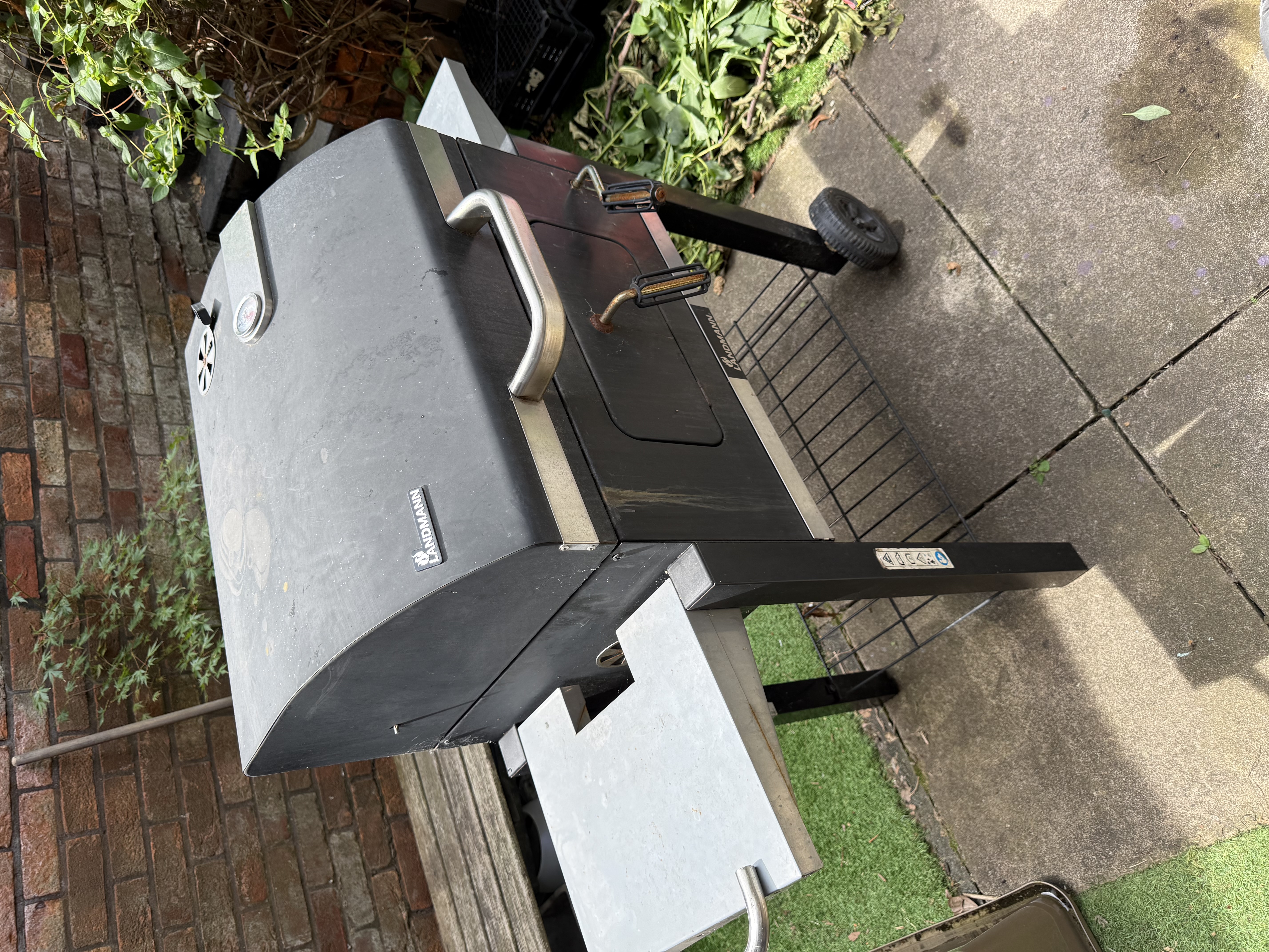 Barbecue (coal-burning)