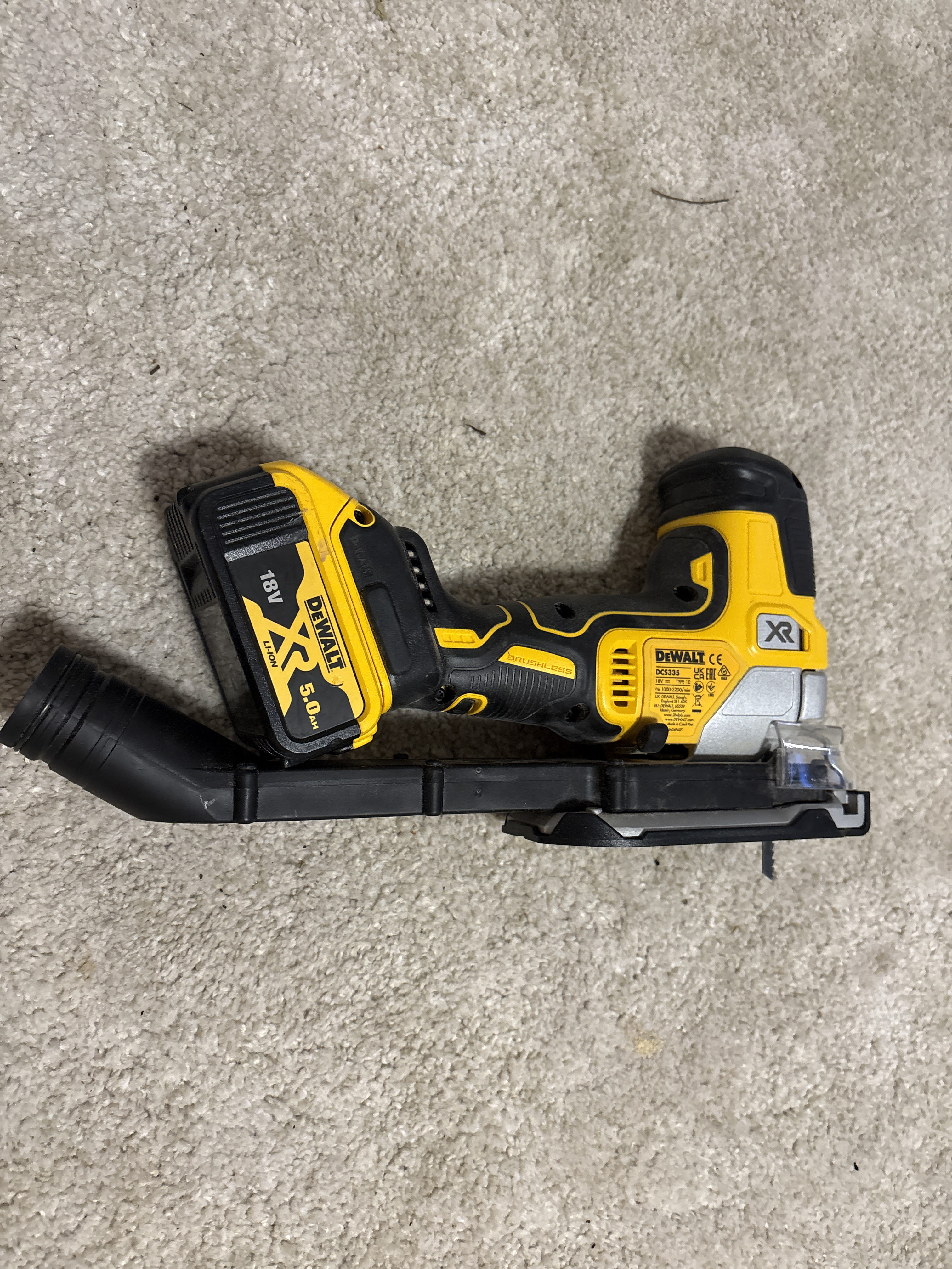 Dewalt battridrevet stikksag dcs335