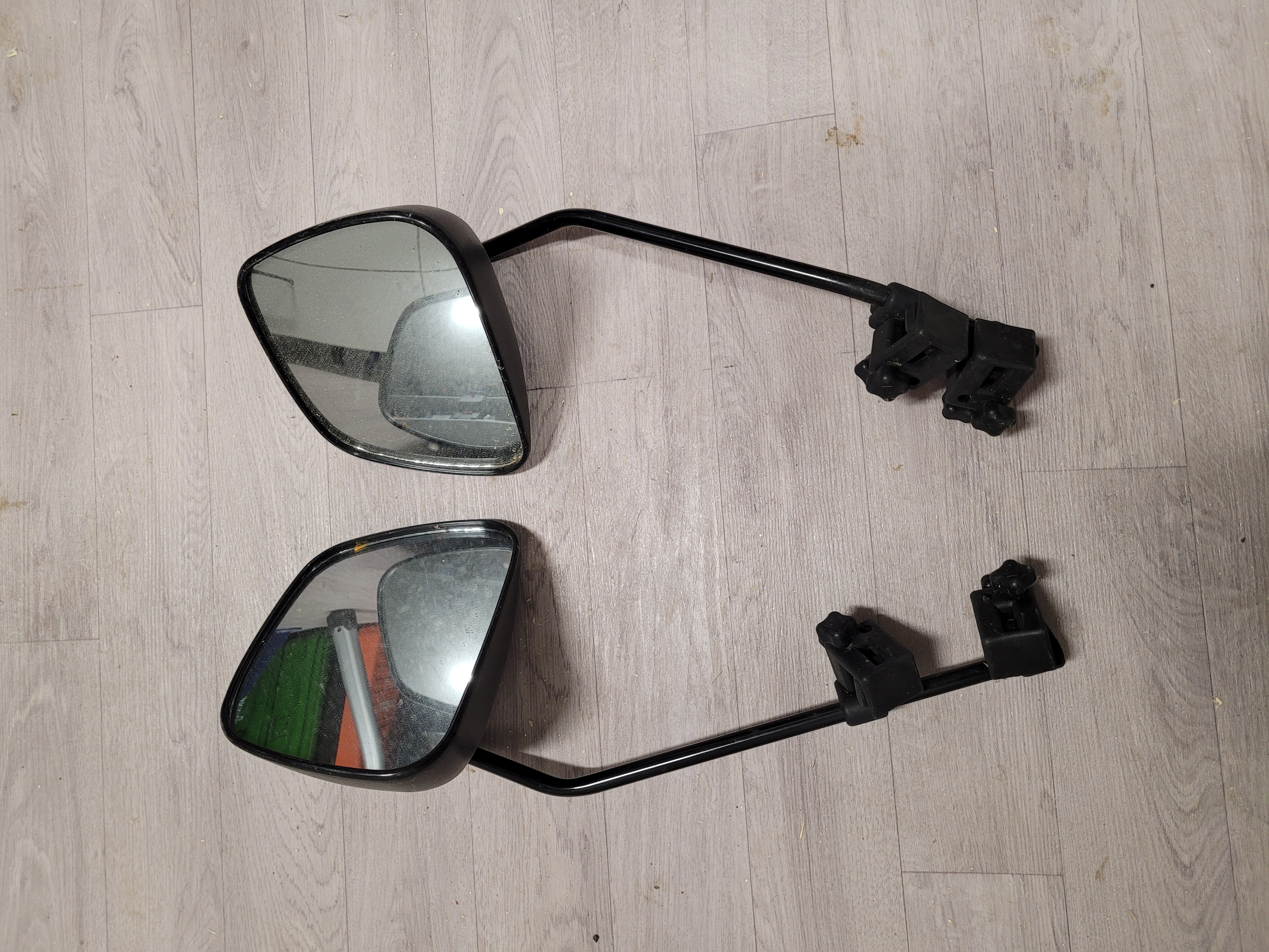 Husvagnsspeglar stora