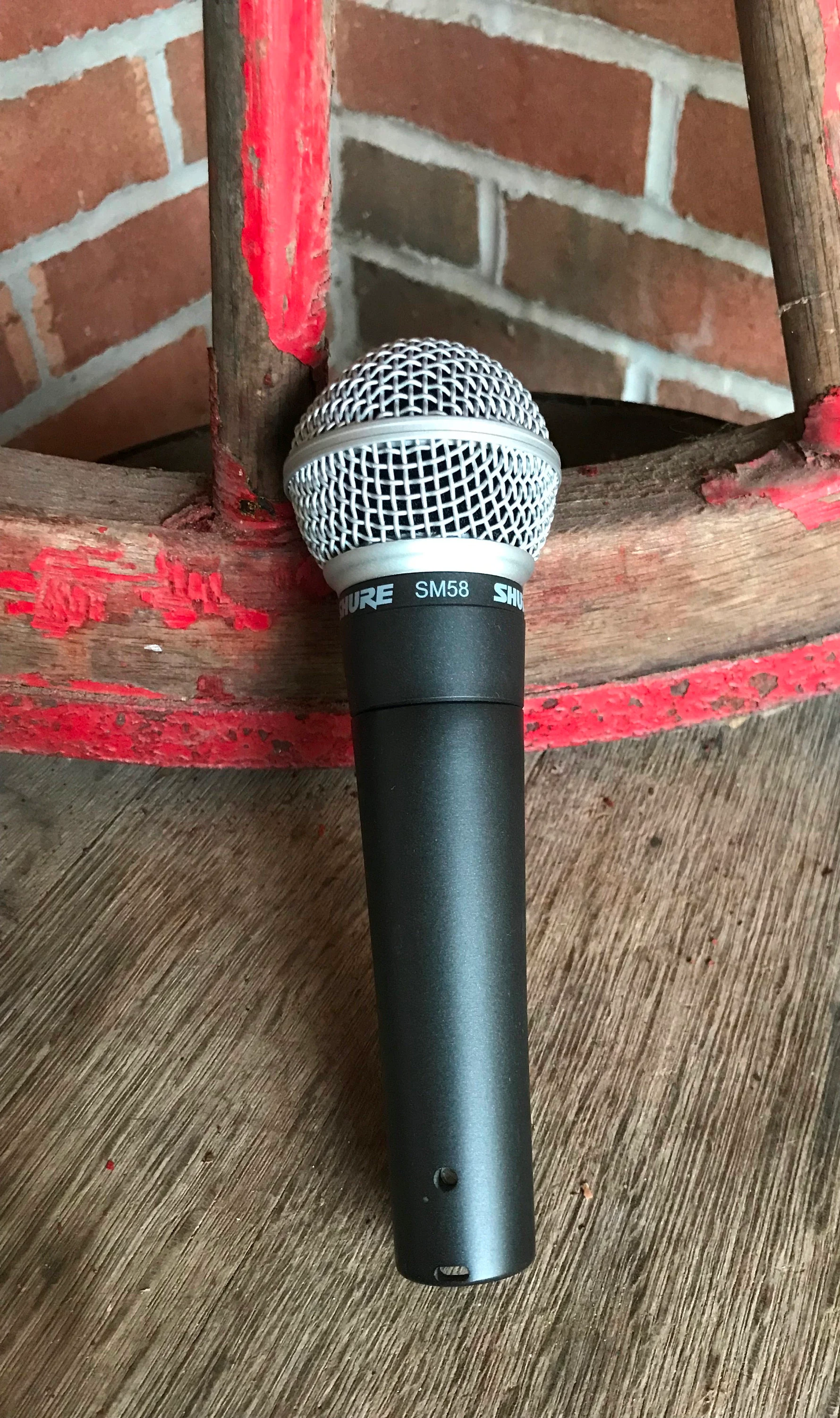 Shure sm58 cardioid dynamic vocal microphone