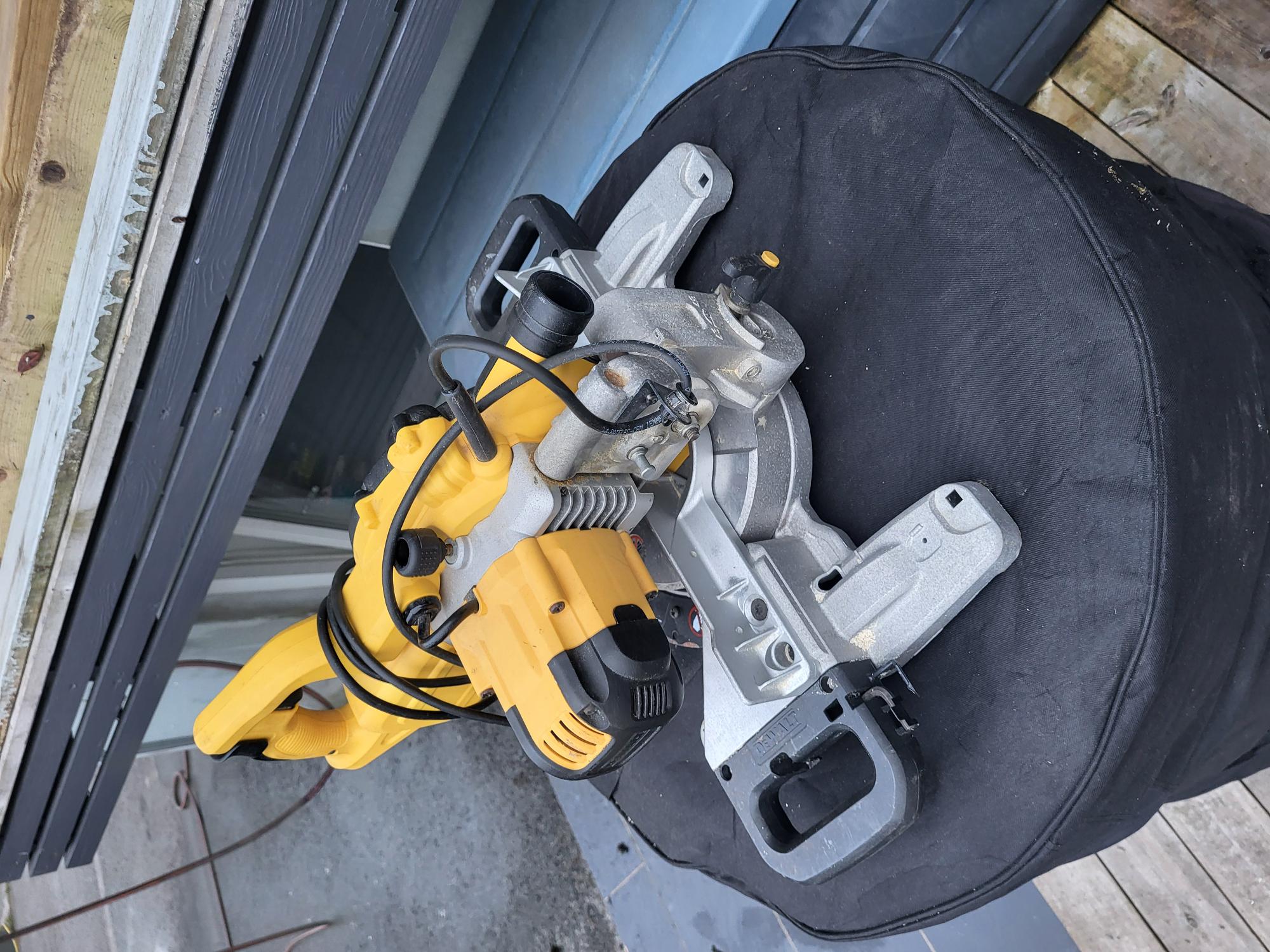 Dewalt dws773 1300w kapp- og gjærsag