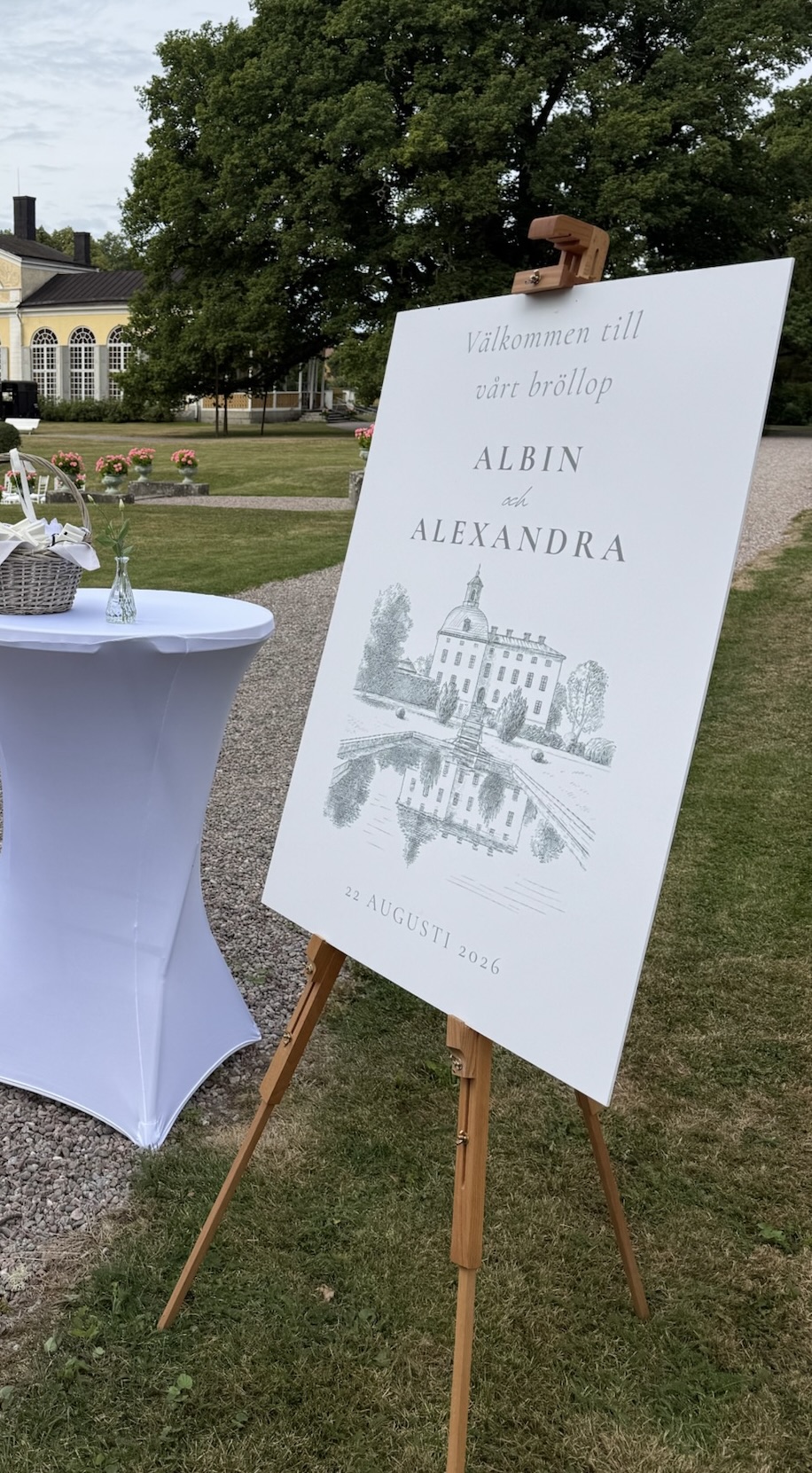 2st staffli i trä – perfekt till bröllop & fest