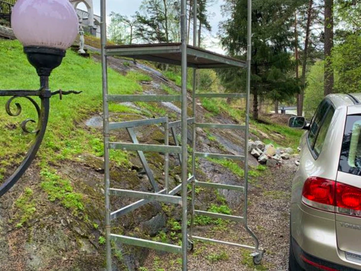 Arbetsplattform, rullställning.