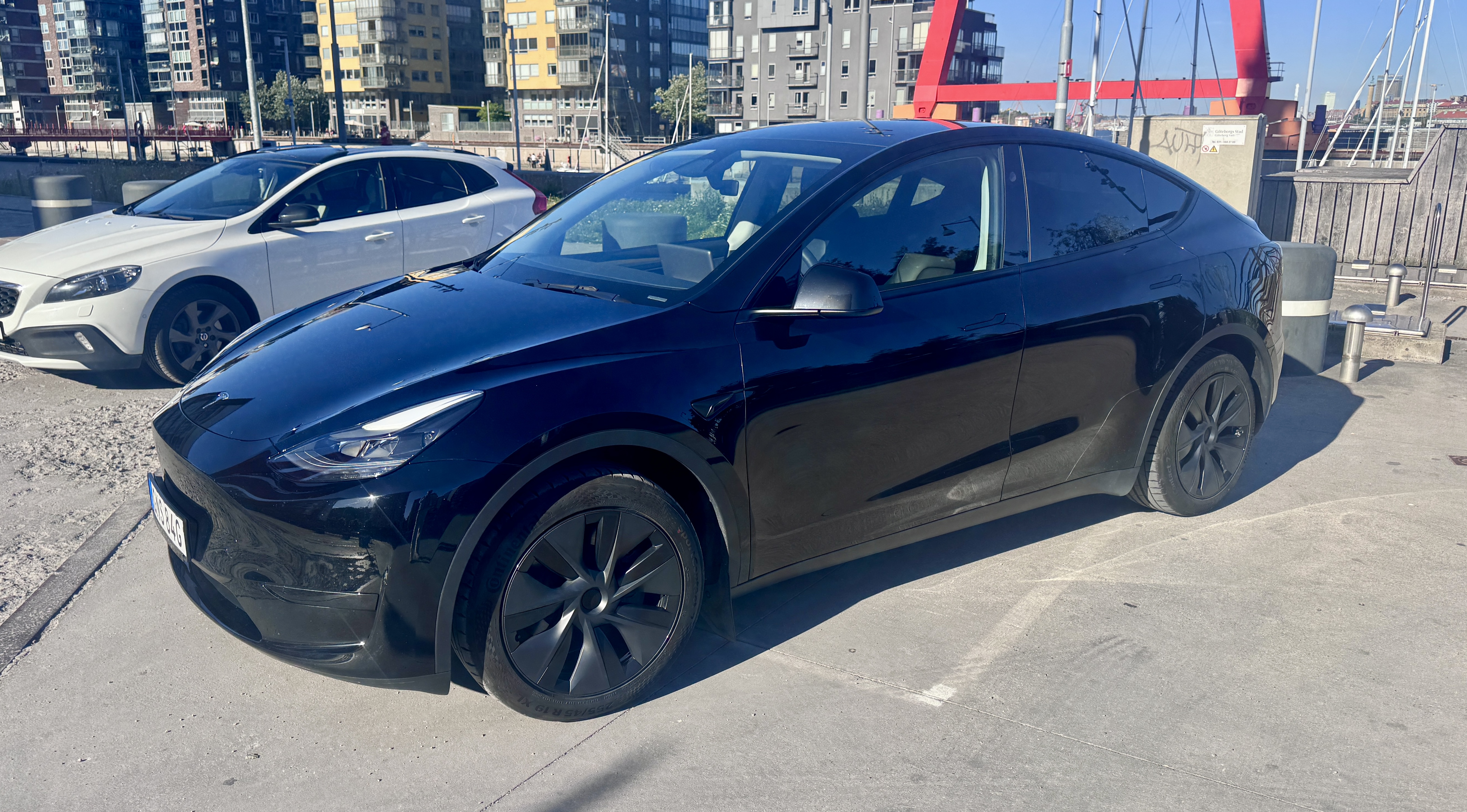 Tesla model y long range (20 fria mil/dag)