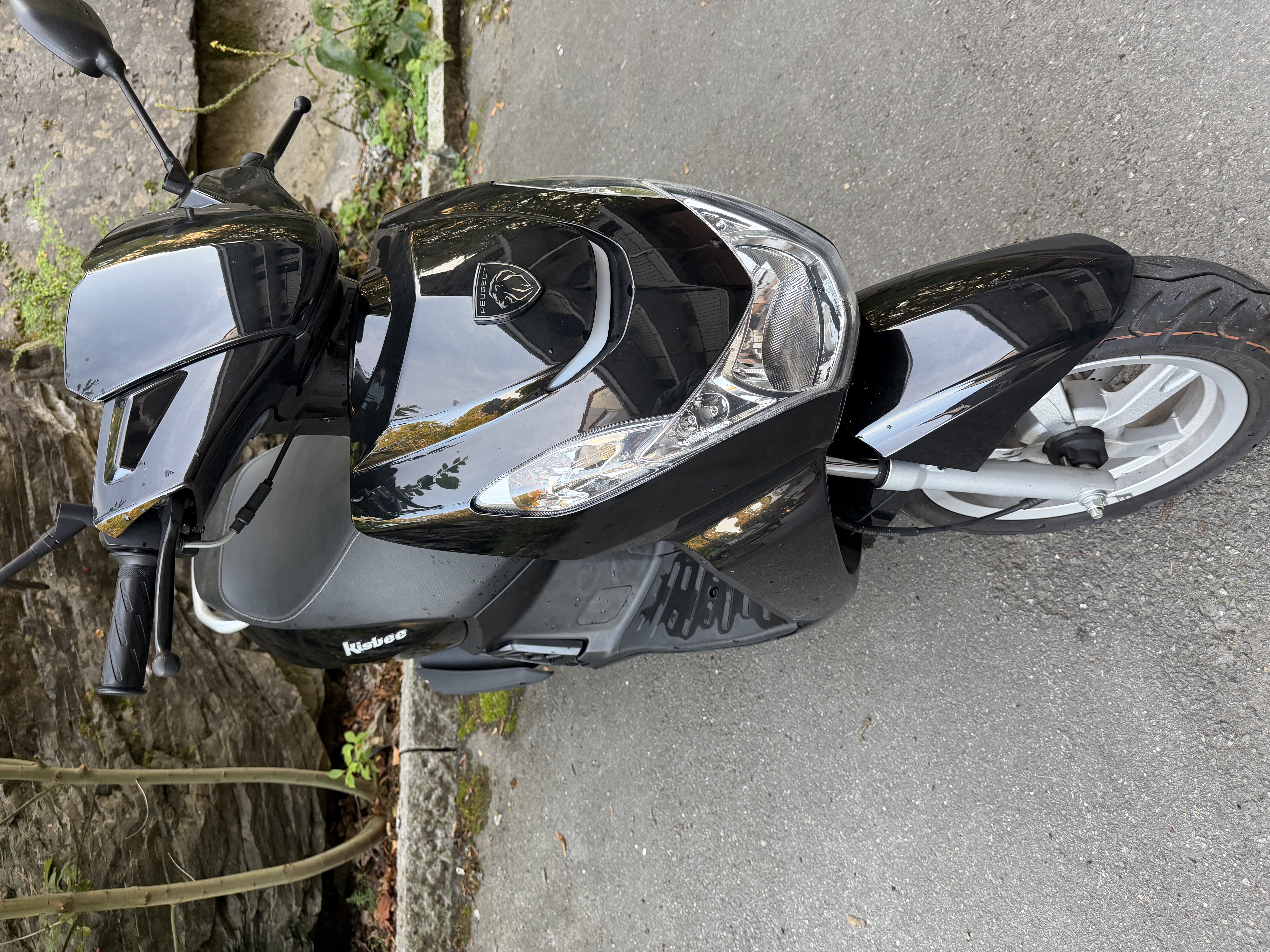 Peugeot kisbee moped