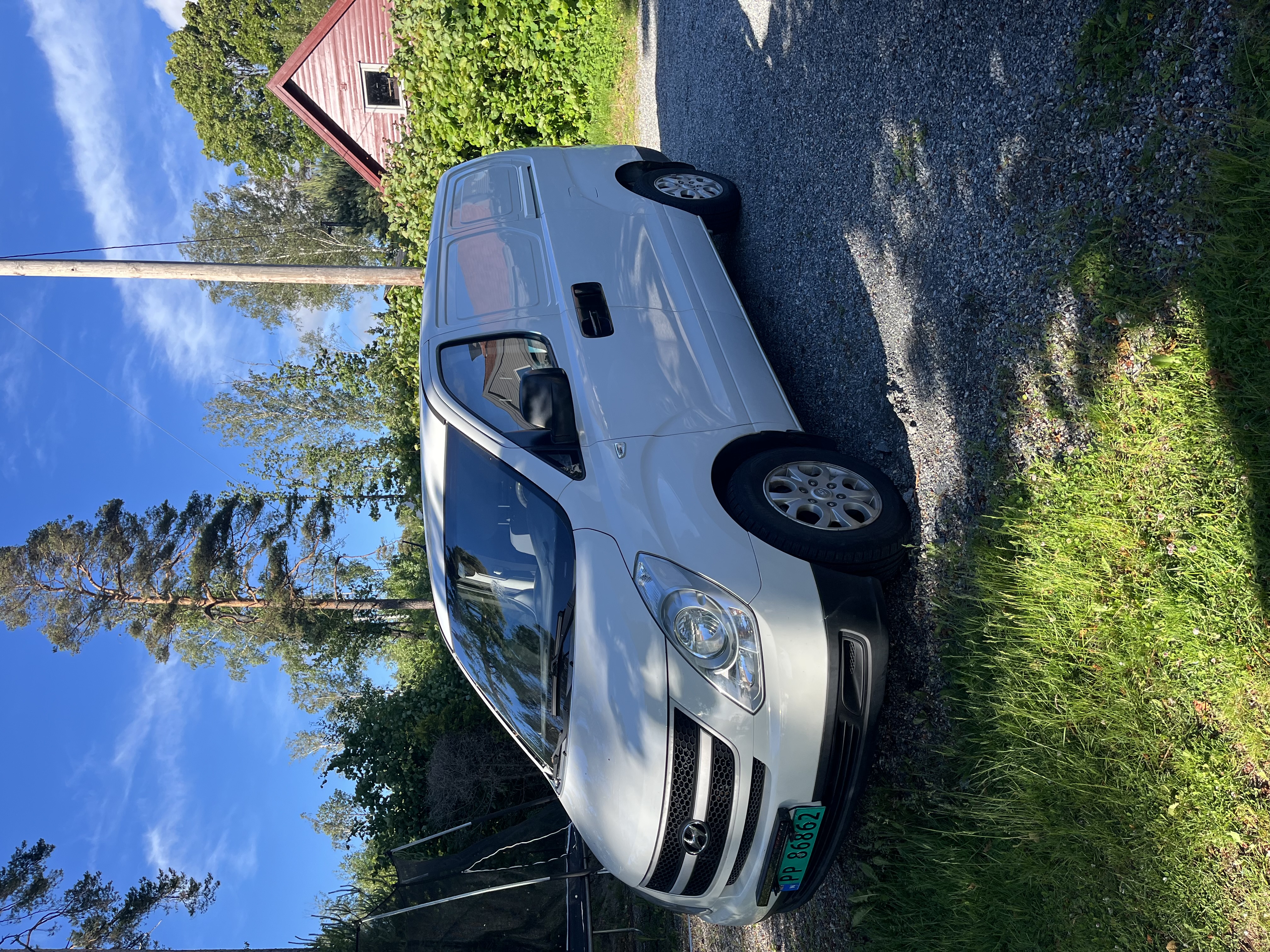 Stor hyundai h1 varebil til leie – perfekt til flytting, ikea og transport i moss