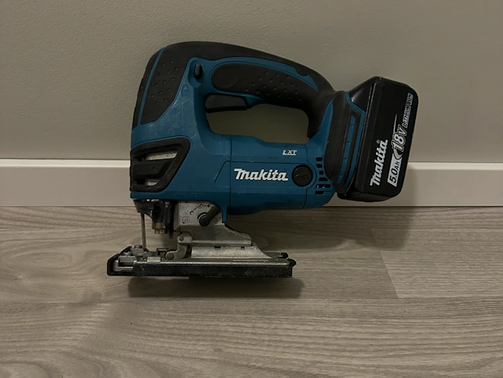 Sladdlös makita sticksåg