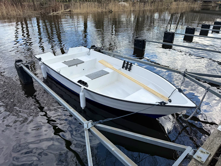 🚤 stabil roddbåt uthyres i aspen – perfekt för fiske & utflykter
