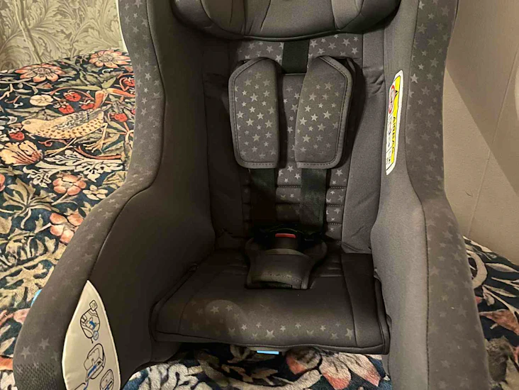 Ultrakompakt bakåtvänd bilbarnstol, nachfolger hyfive world inkl. pump