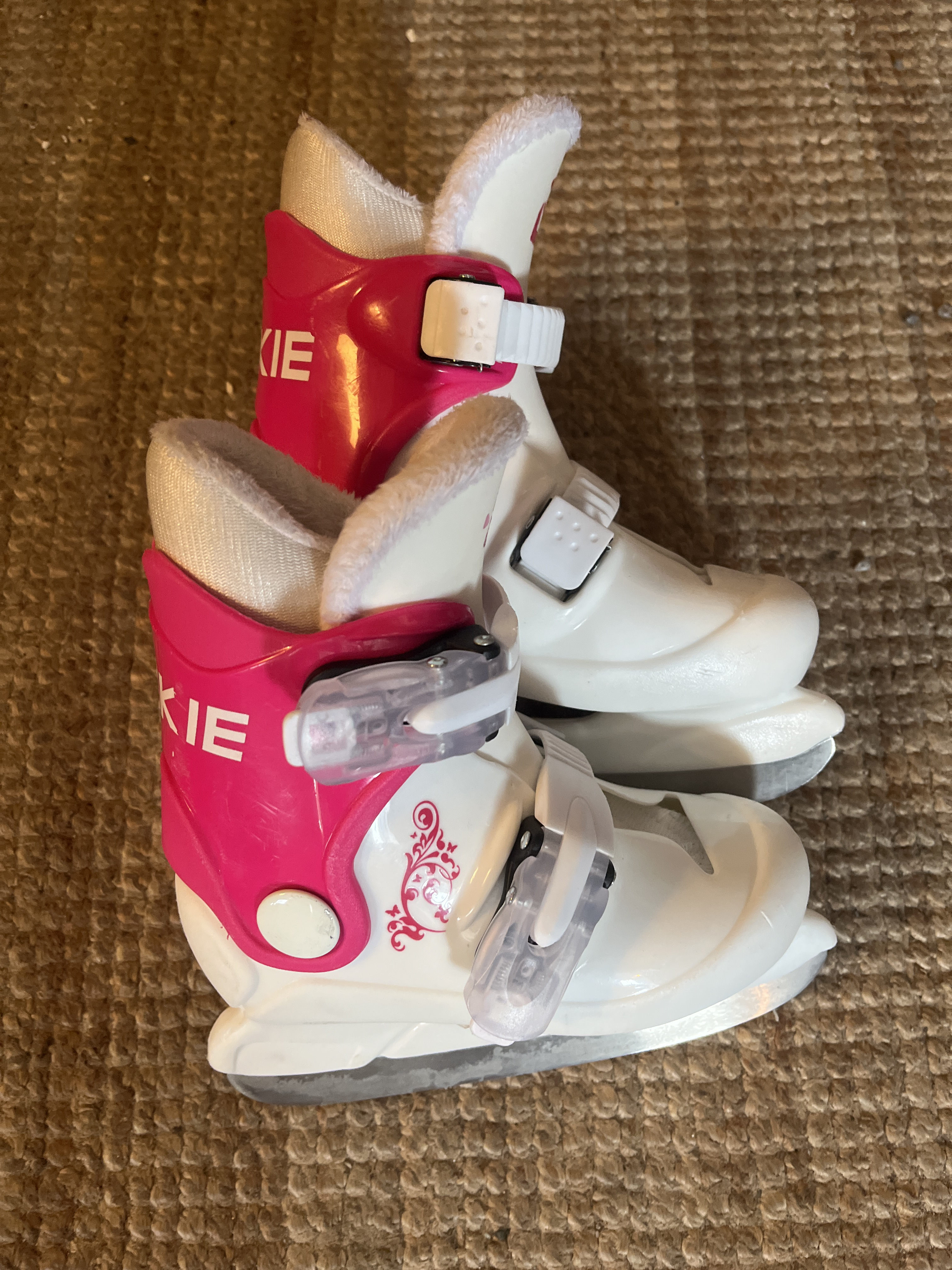 Skridskor rookie strl 25