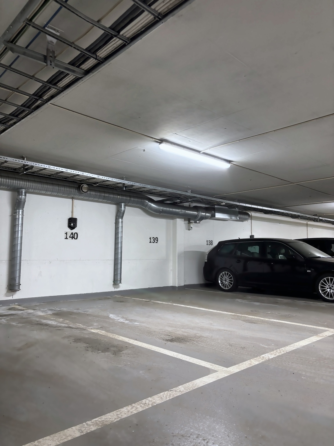 Oppvarmet garasjeplass i de nye grønlandskvartalene m/ladeanlegg for elbil