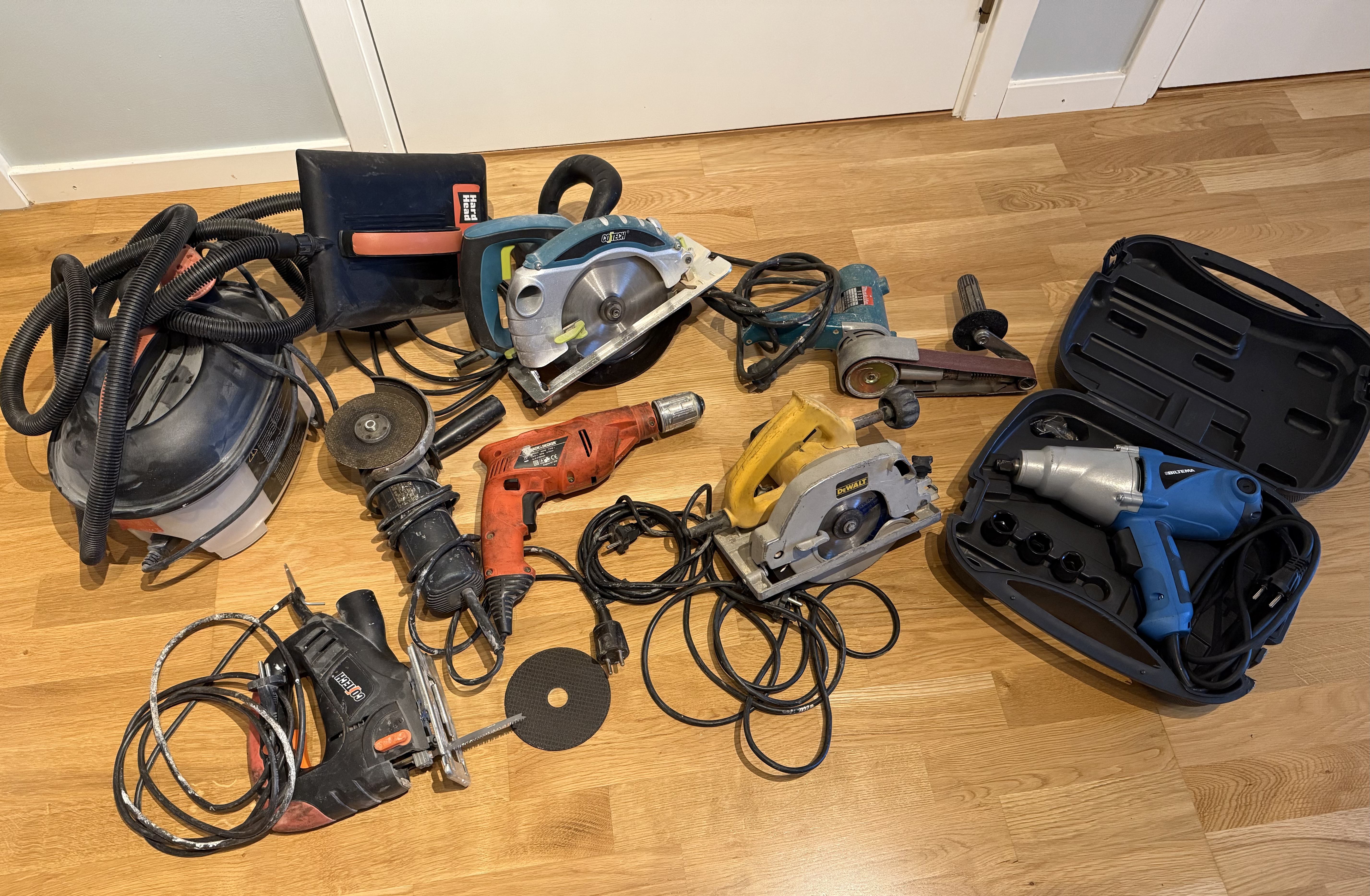 Vinkelslip/cirkelsåg/sticksåg/bandslipmaskin/hjulmutterdragare/borrrmaskin