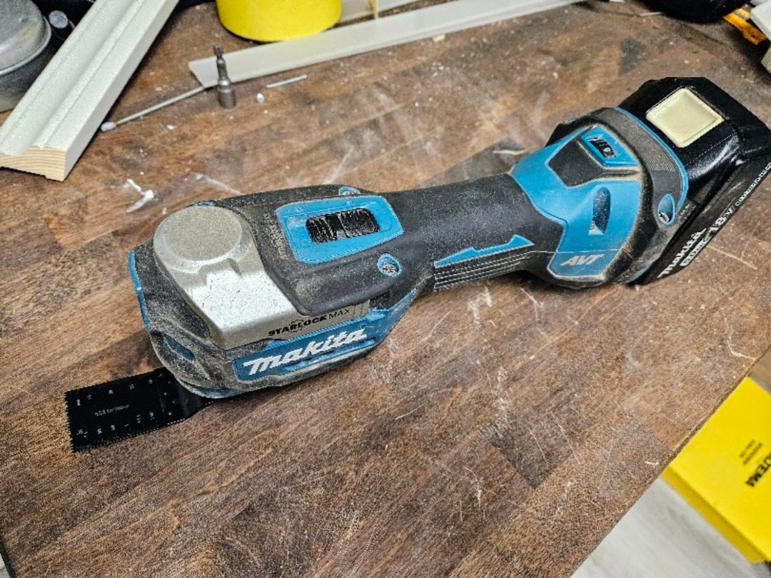 Makita børsteløs multikutter 18v