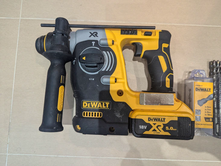 Dewalt sds drill (concrete hammer drill)