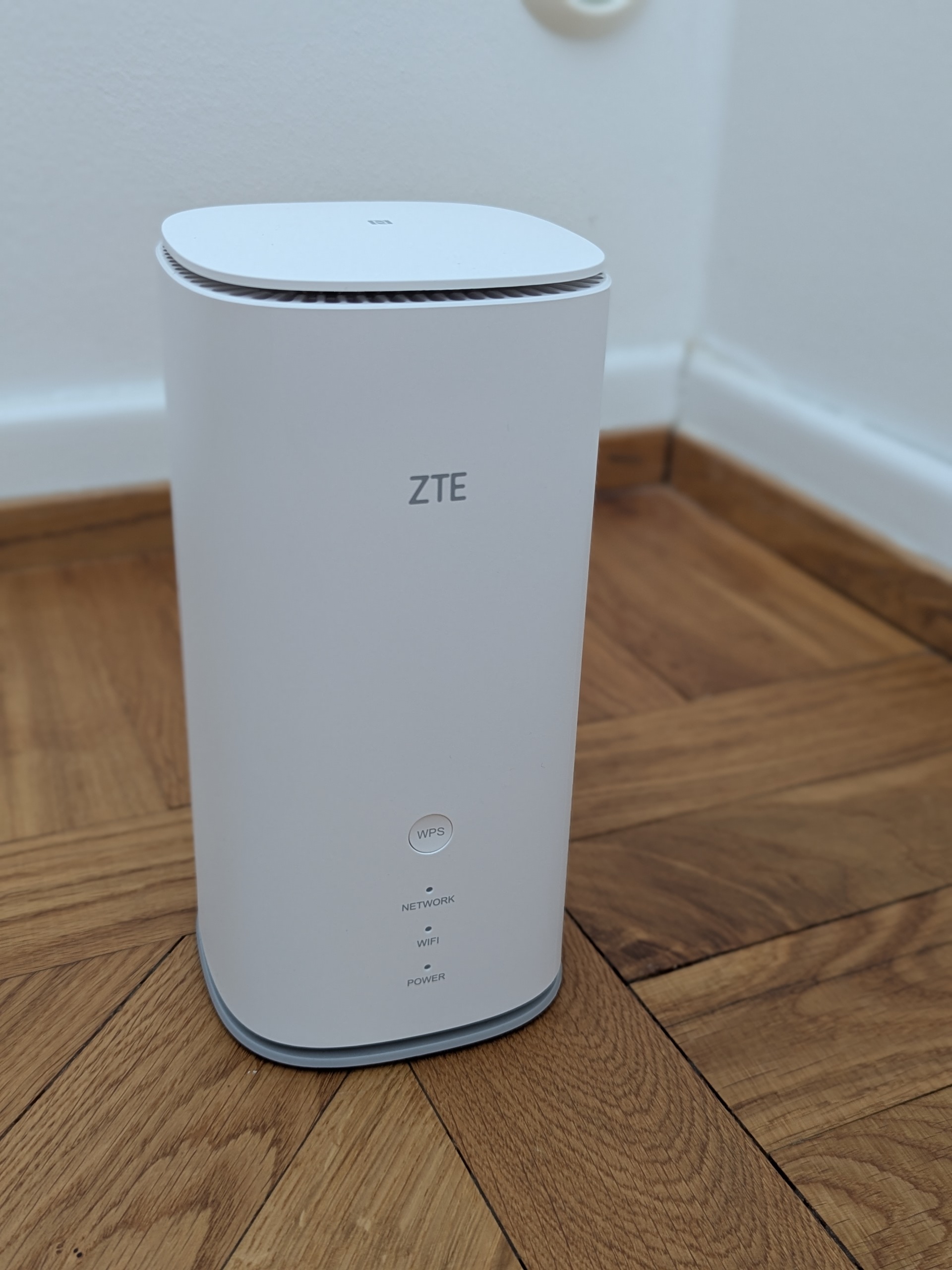 Supersnabb zte mc888 pro 5g-router uthyres (utan sim-kort)