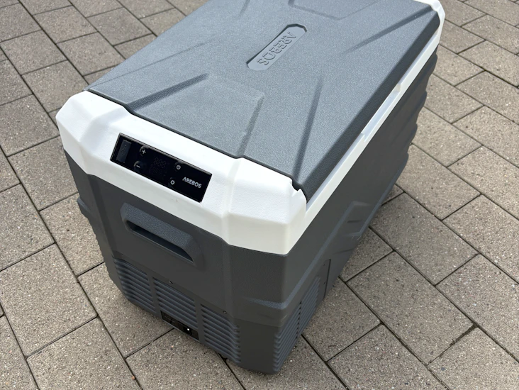 Kylbox med kompressor 12/220