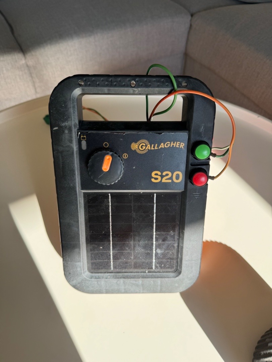 Strøm til strøm gjerde 