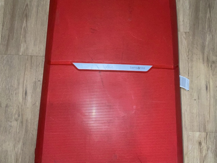 🧳 samsonite kova matkalaukku – 75 × 45 cm (punainen)