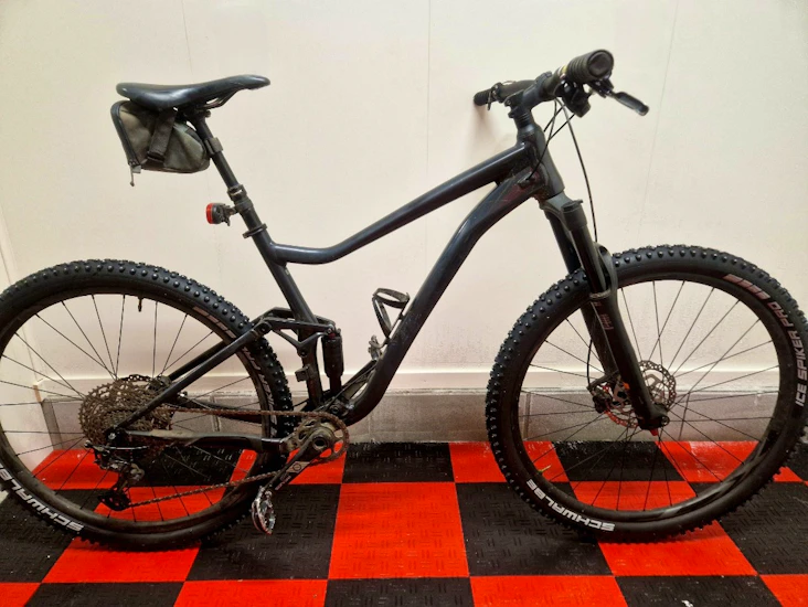 Fulldempet terrengsykkel på senja