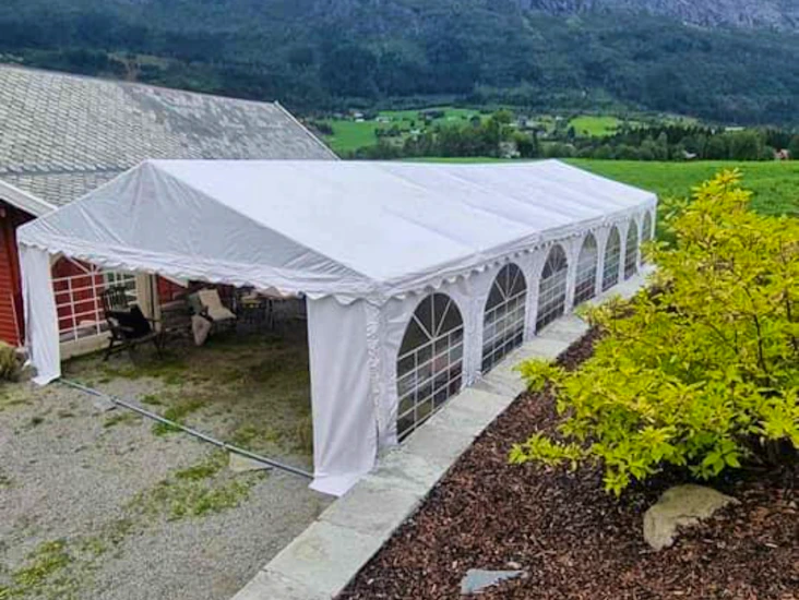 Partytelt l 13,5 * b 5,6