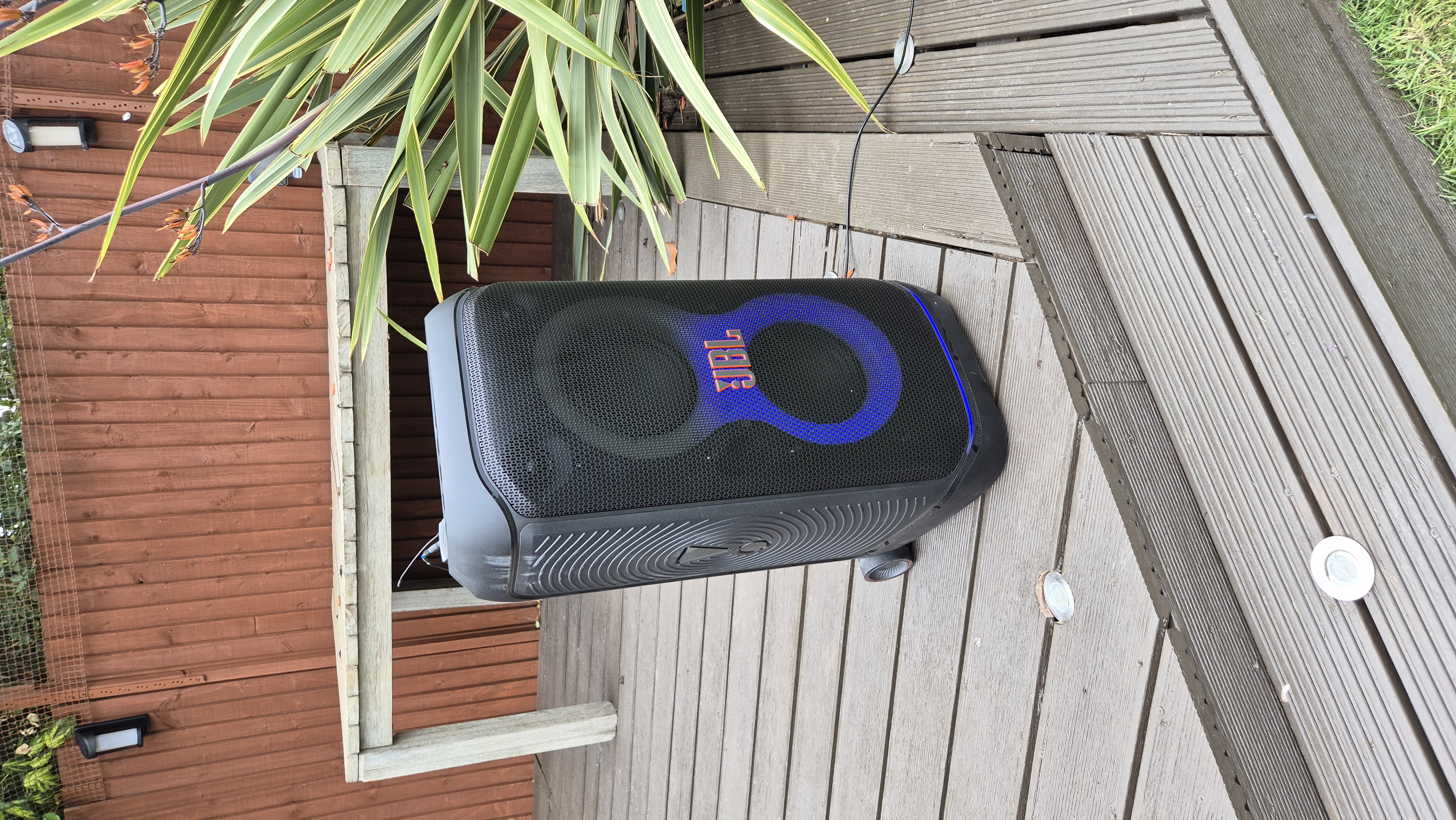 Jbl 320 partybox  - jbl partybox stage 320 portable bluetooth party speaker