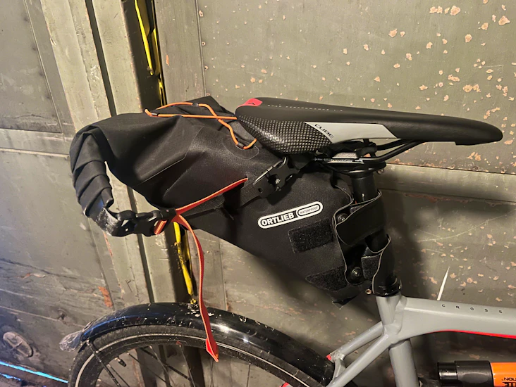 Iso satulalaukku ortlieb seat-pack 16,5 litraa