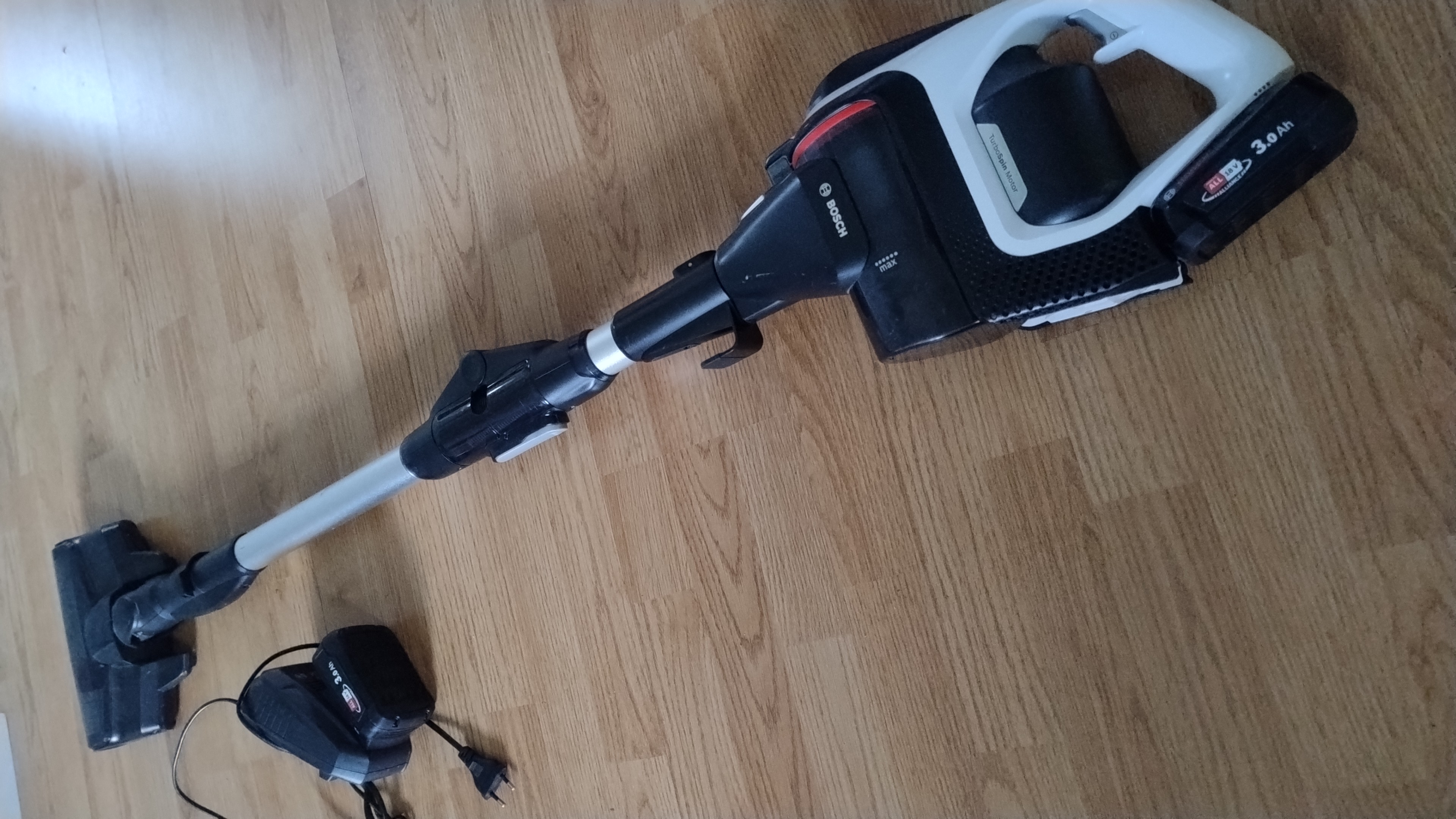 Bosch unlimited serie 8 gen2 | 2 batterier | led-golvmunstycke | många tillbehör