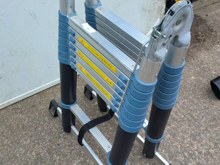 Telescopic ladder