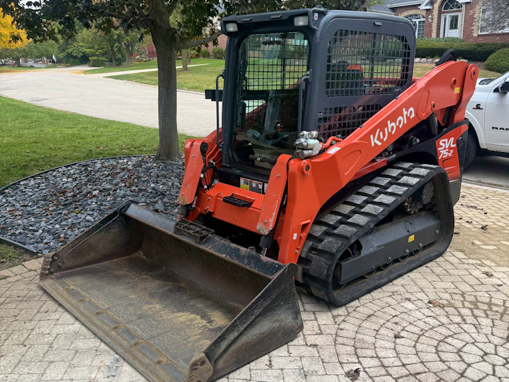 For rent: kubota svl-75-3 skidsteer daily weekly monthly 🚜 bobcat