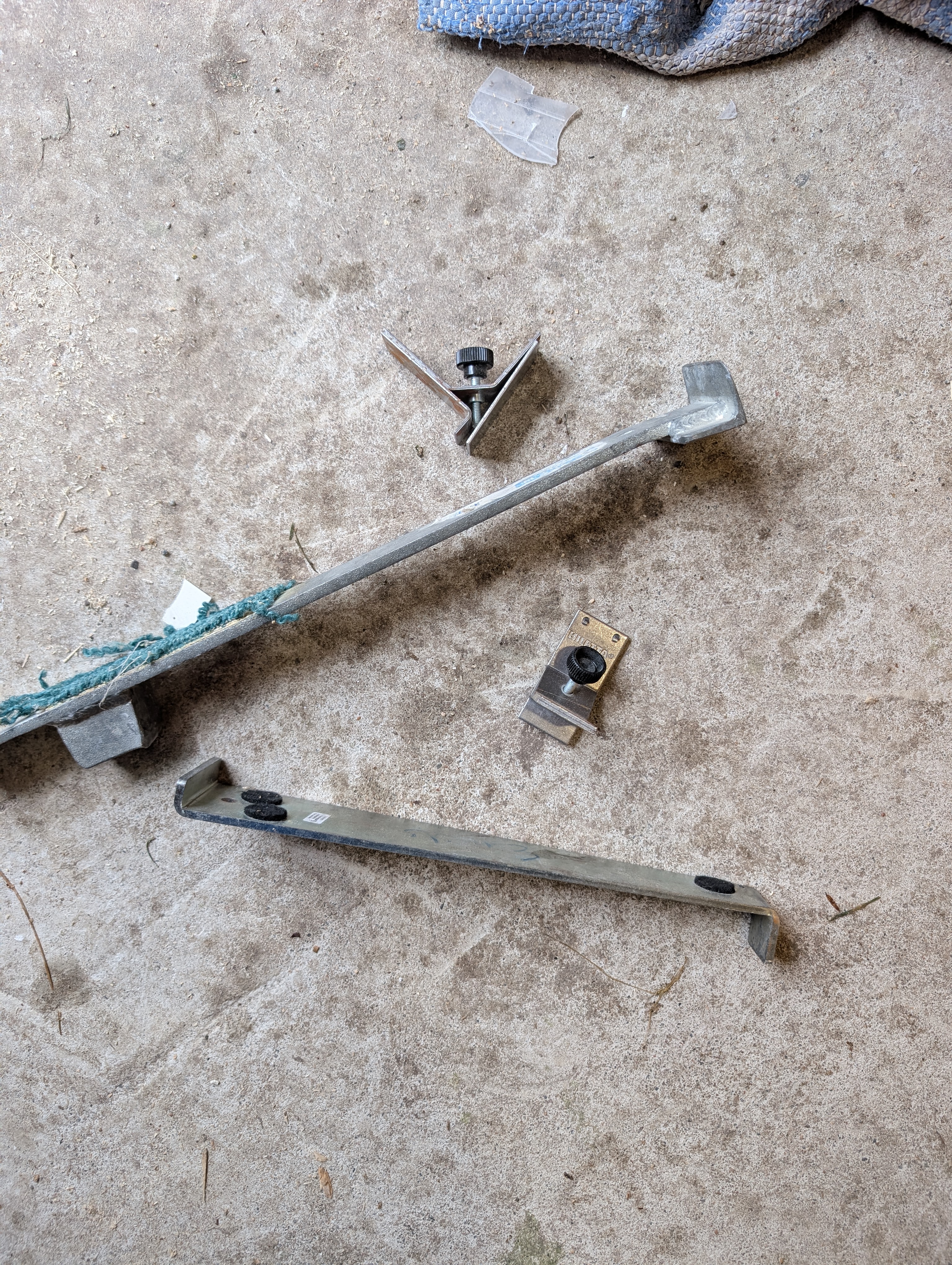 Baksmälla för golvläggning 